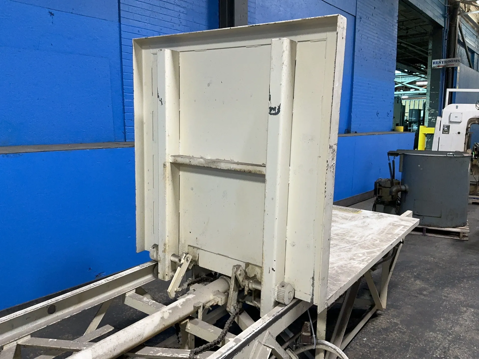 Southworth, shuttle, 72" x 48" x 48" platform - Image 2