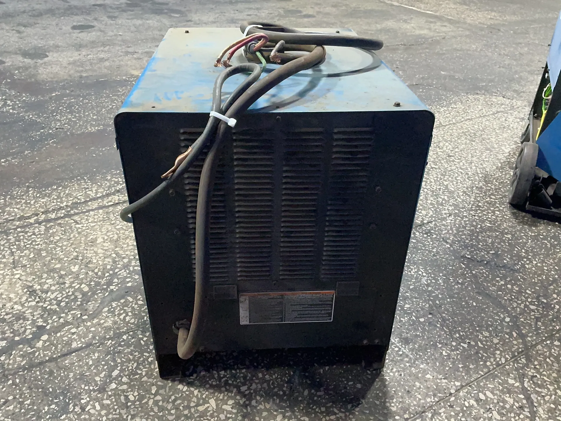 Miller #CP-302, welder, 300 Amps, 12.3 KW, 44 max. OCV, 38/33/16.5 A, cable, 200/230/460 V., 3 phase - Image 6