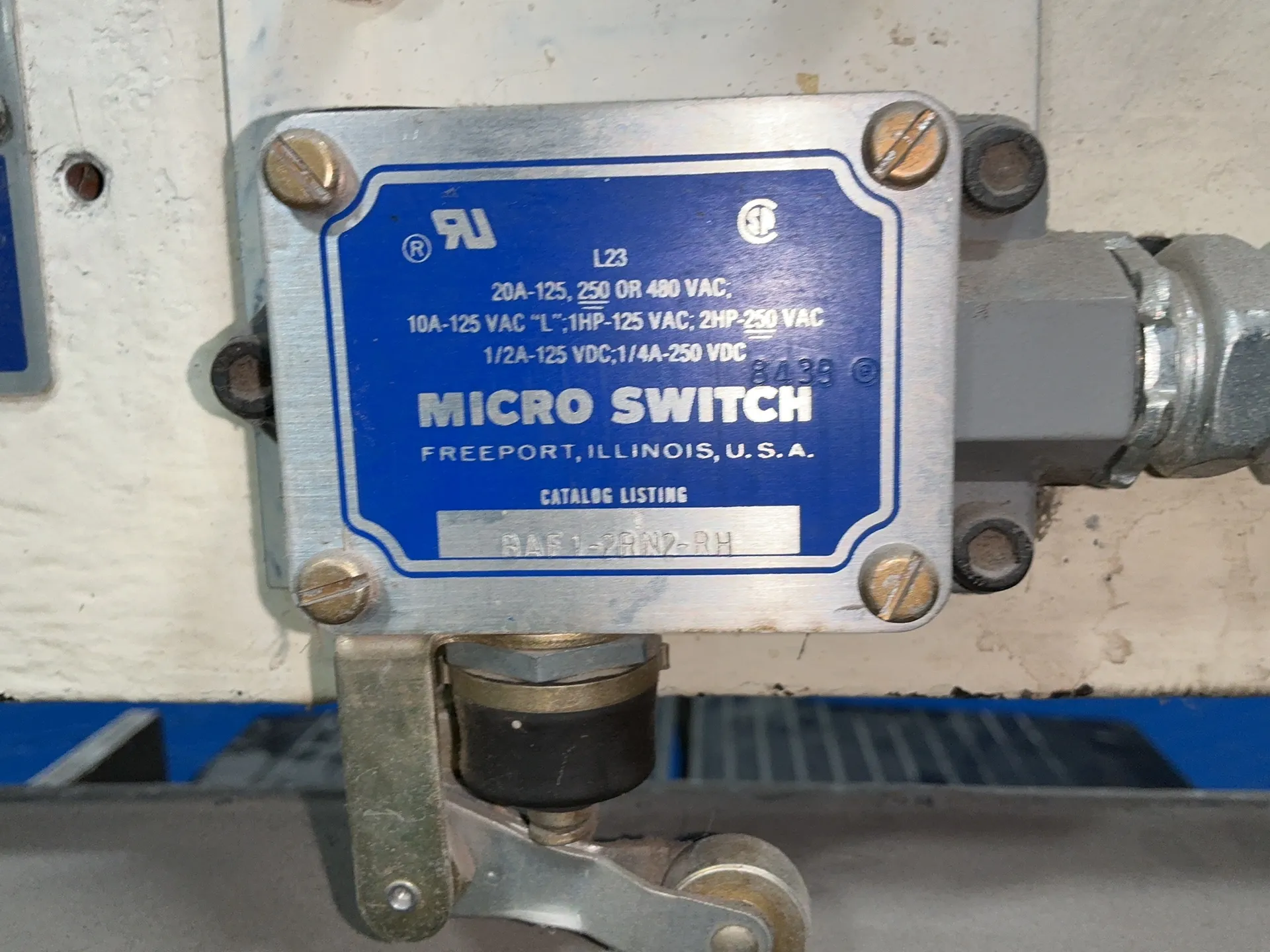40" Special Tool Engineering, paper cutter, 1997 - Image 2