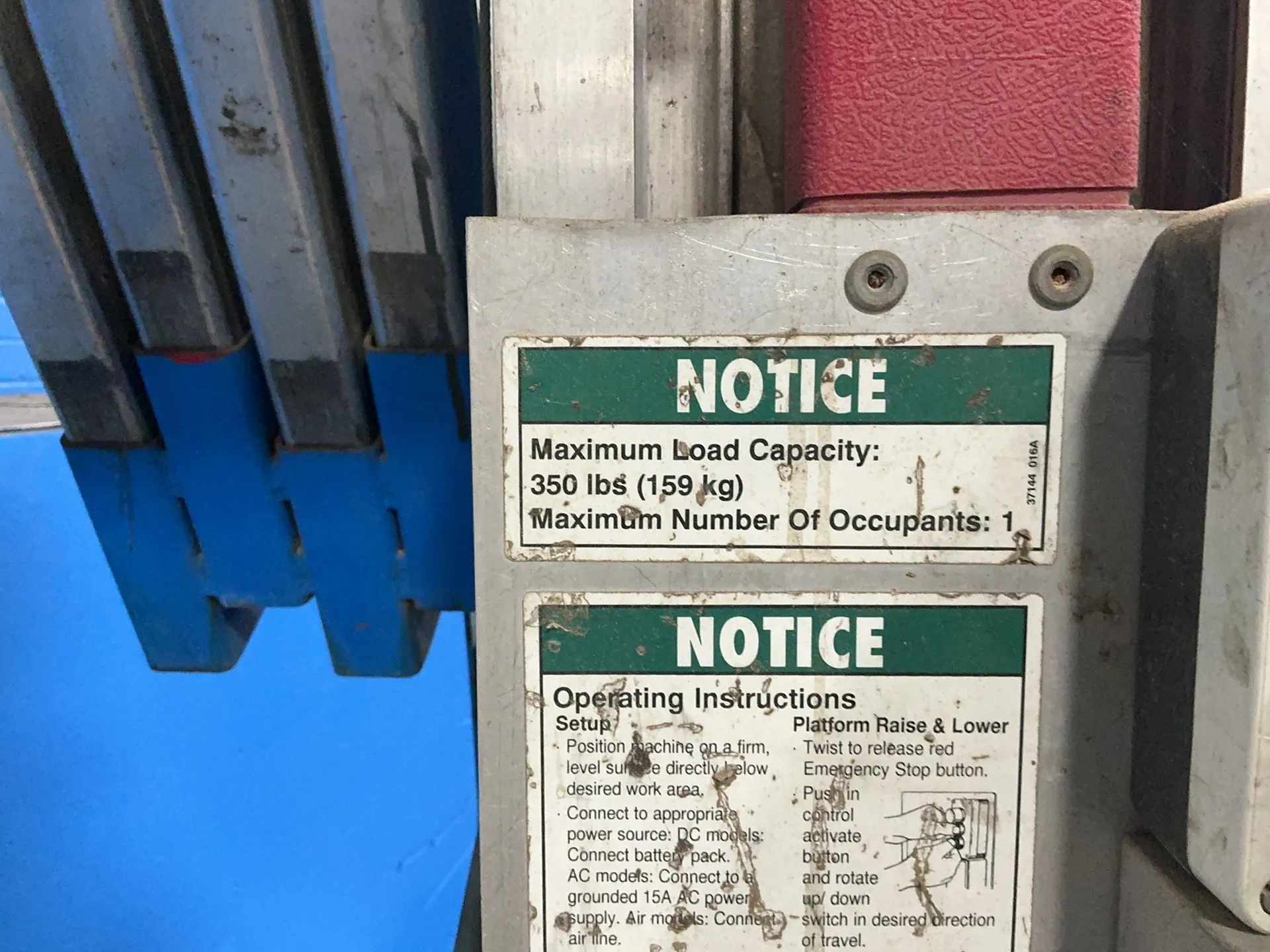 350 lb. Genie #AWP-25S, One Man Basket Lift, 12 V., 1996 - Image 3