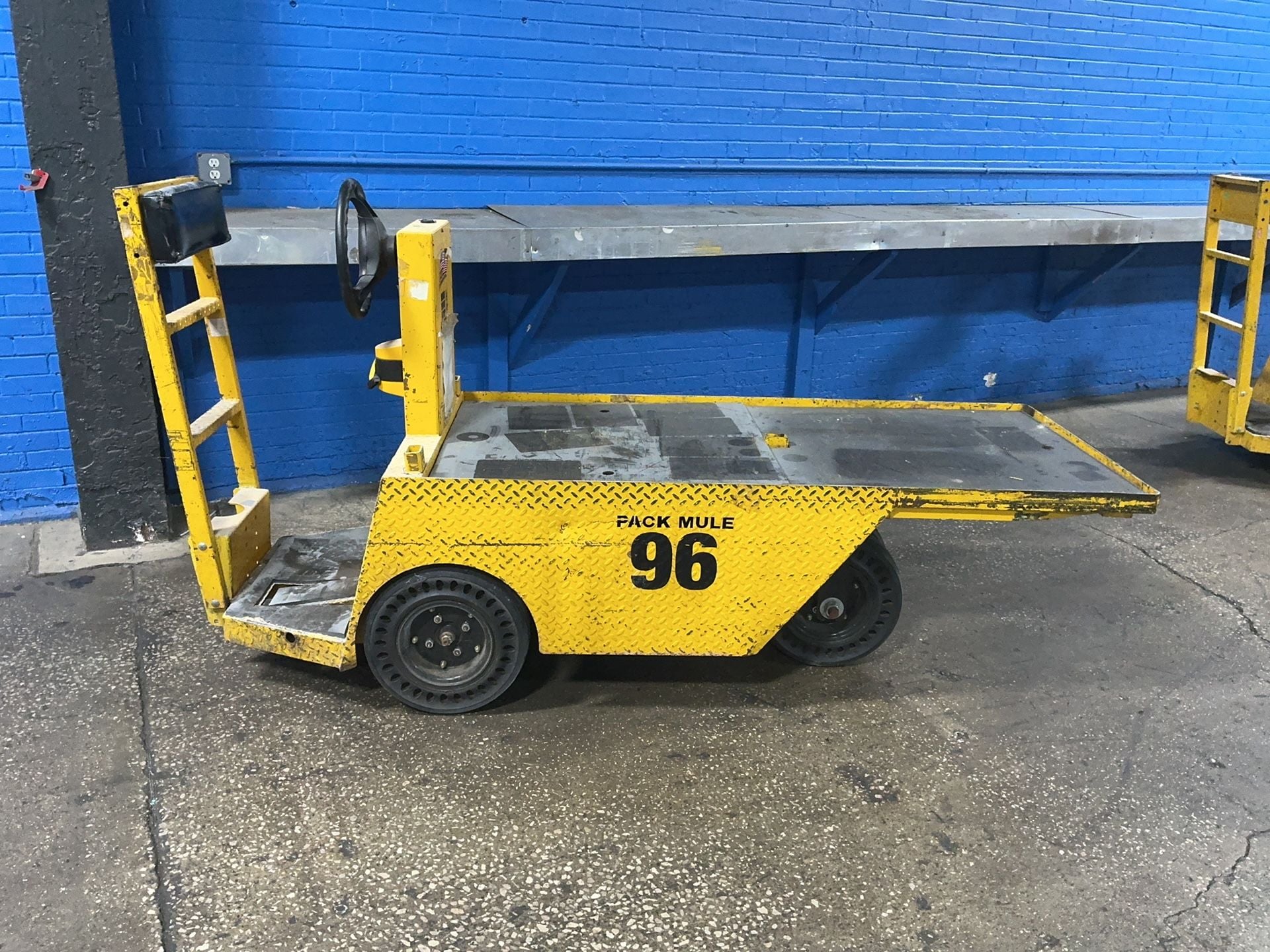 Wesley, Electric Stock Cart, 31" x 68" (3 available) - Image 2