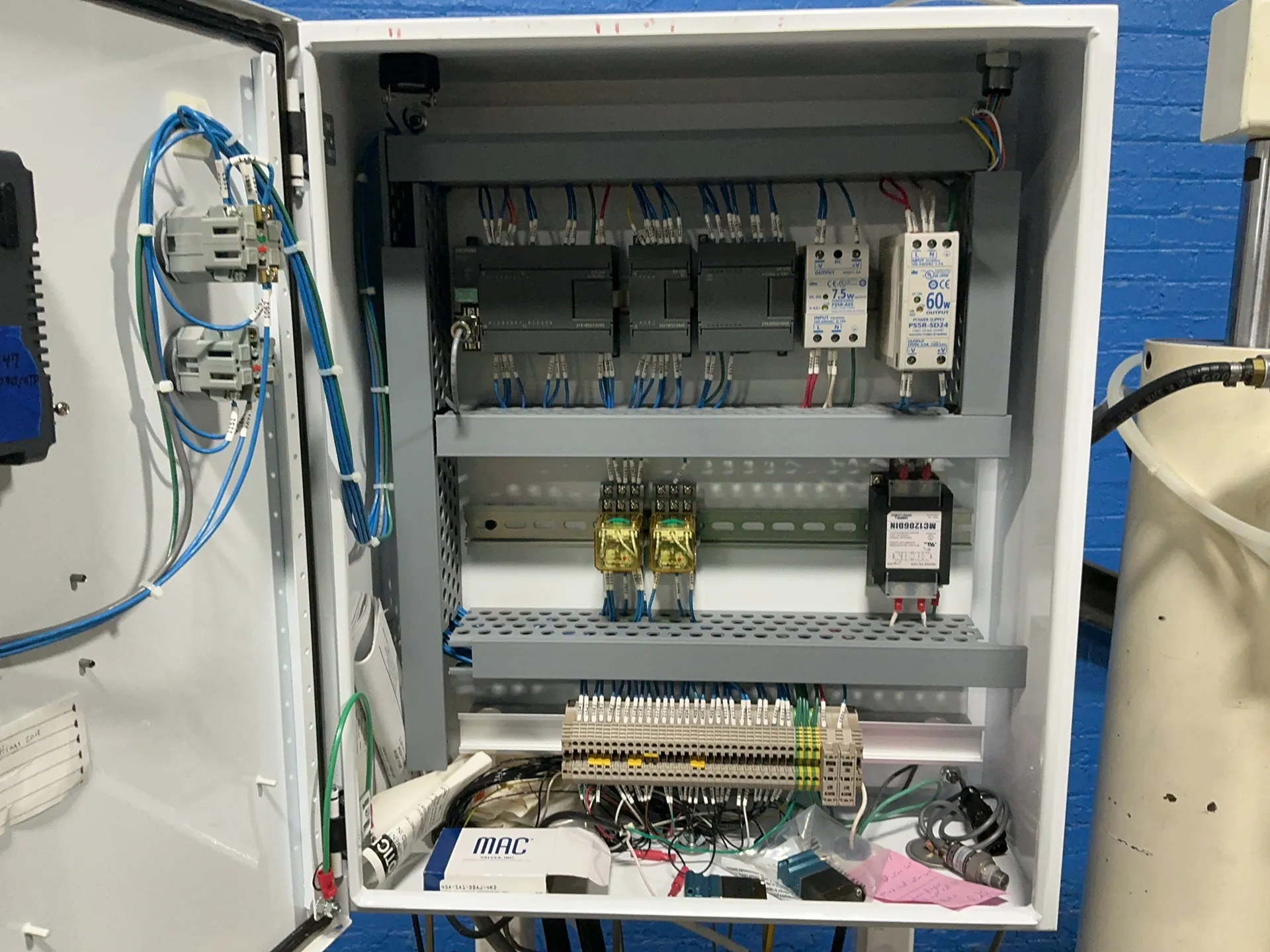 Fluid Automation #622-1A, Dispensing Unit, 21" capacity, Maple Systems controller - Image 4