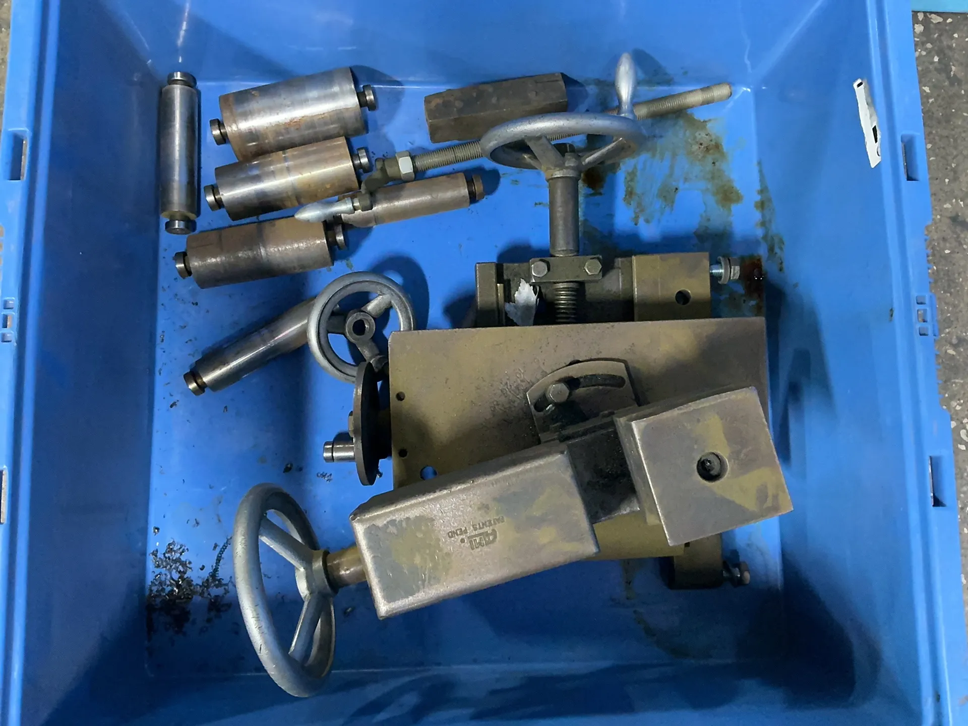 Almi #AC100, tube notcher, w/ sandpaper, tool parts & handwheels - Image 3