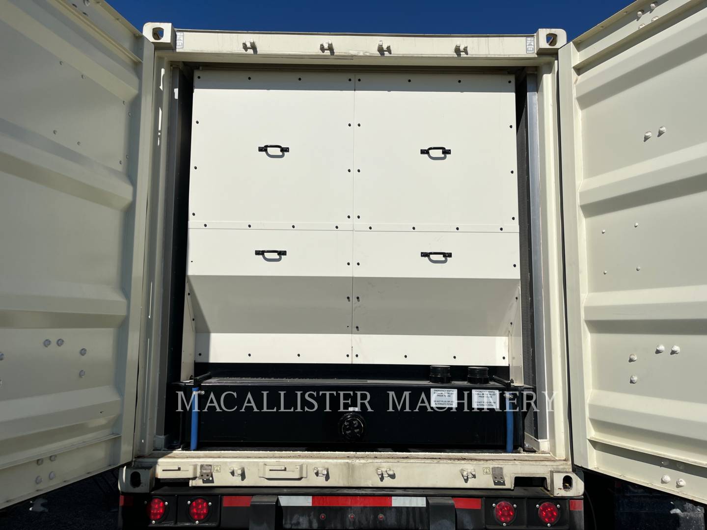 455 KW Caterpillar XQ570, Diesel, 1800 RPM, 480V, 1737 hours, 2020 - Image 6