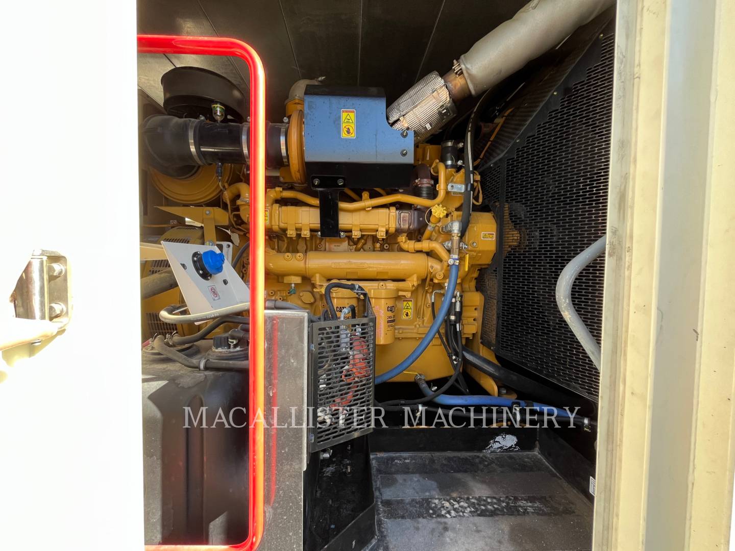 455 KW Caterpillar XQ570, Diesel, 1800 RPM, 480V, 1737 hours, 2020 - Image 8