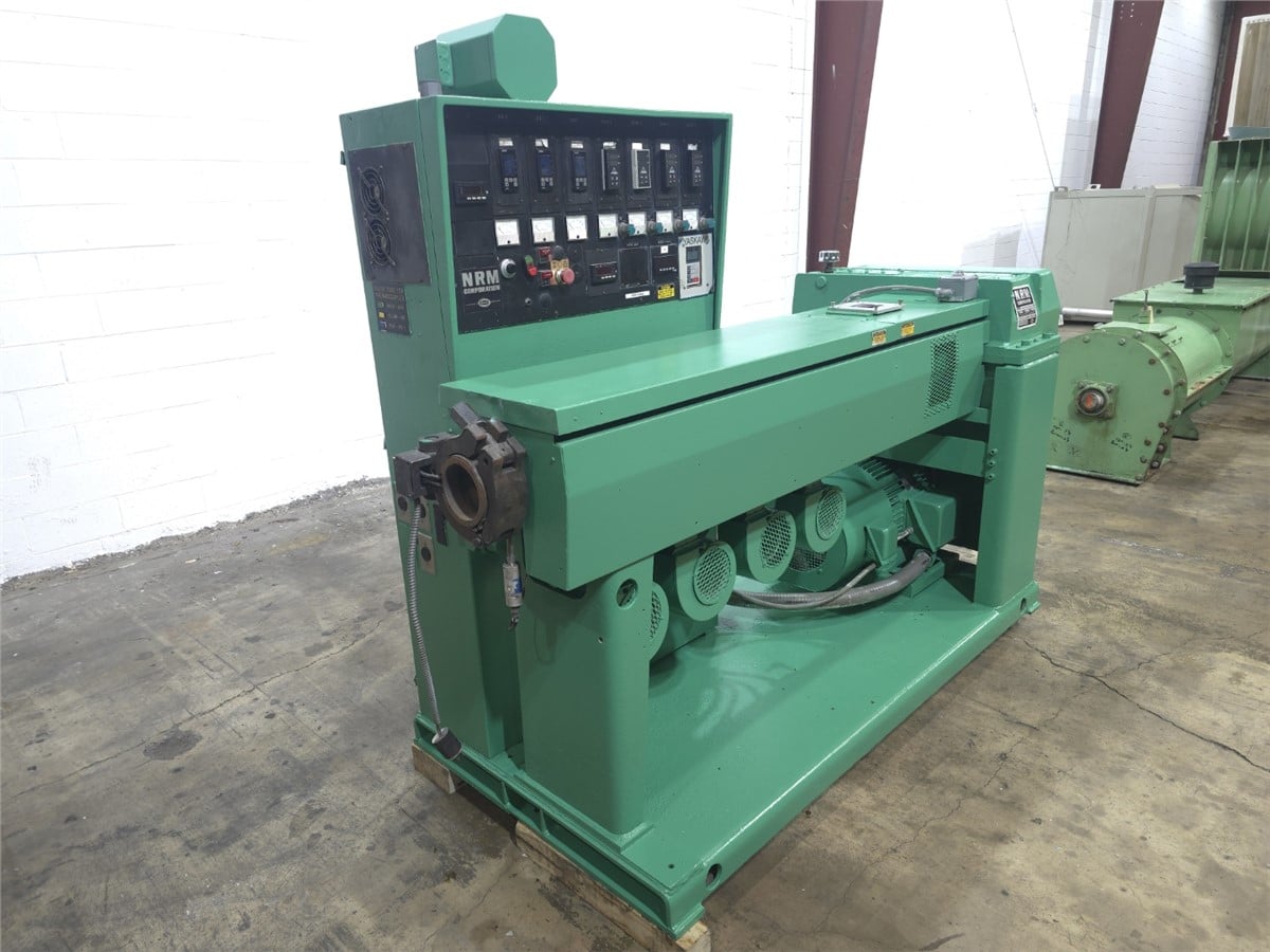 2.5" NRM #Pacemaker-III, single screw extruder, 24:1 L/D, air cooled, 4 barrel zones, 50 HP AC, 16.95:1 - Image 2