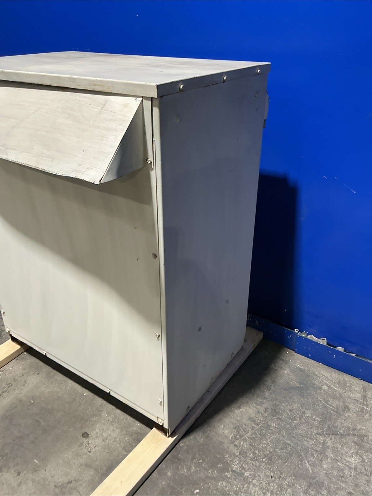 225 KVA 480 Delta Primary, 208Y/120 Secondary, Challenger 223-415, step-down dry type transformer, 3PH, 60 Hz - Image 5