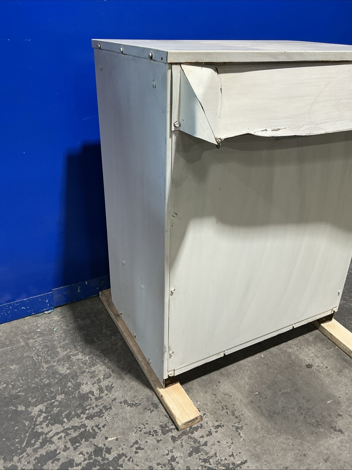 225 KVA 480 Delta Primary, 208Y/120 Secondary, Challenger 223-415, step-down dry type transformer, 3PH, 60 Hz - Image 6