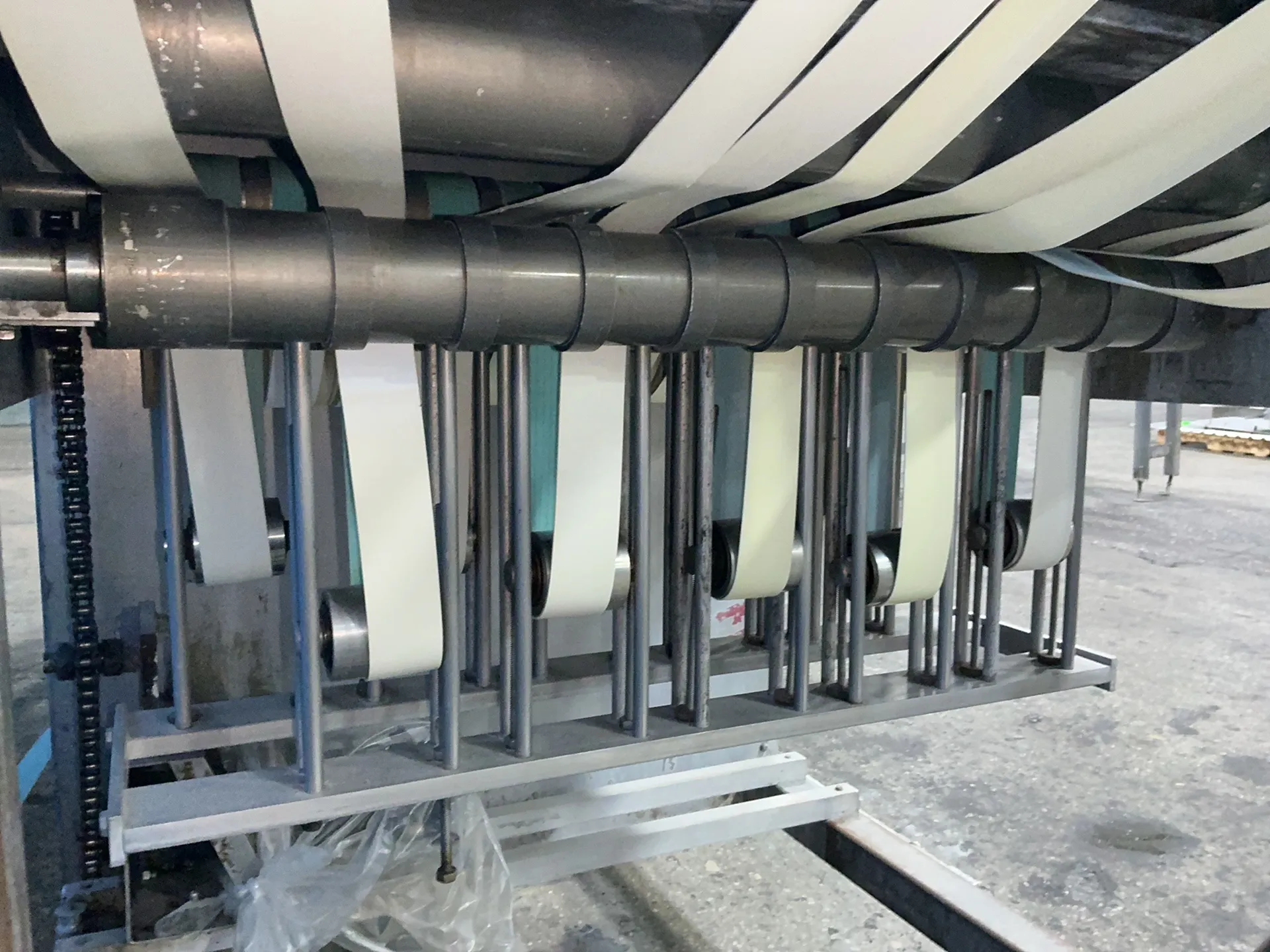 120" x 29" x 6", packaging conveyor, multi-lane belt - Image 2