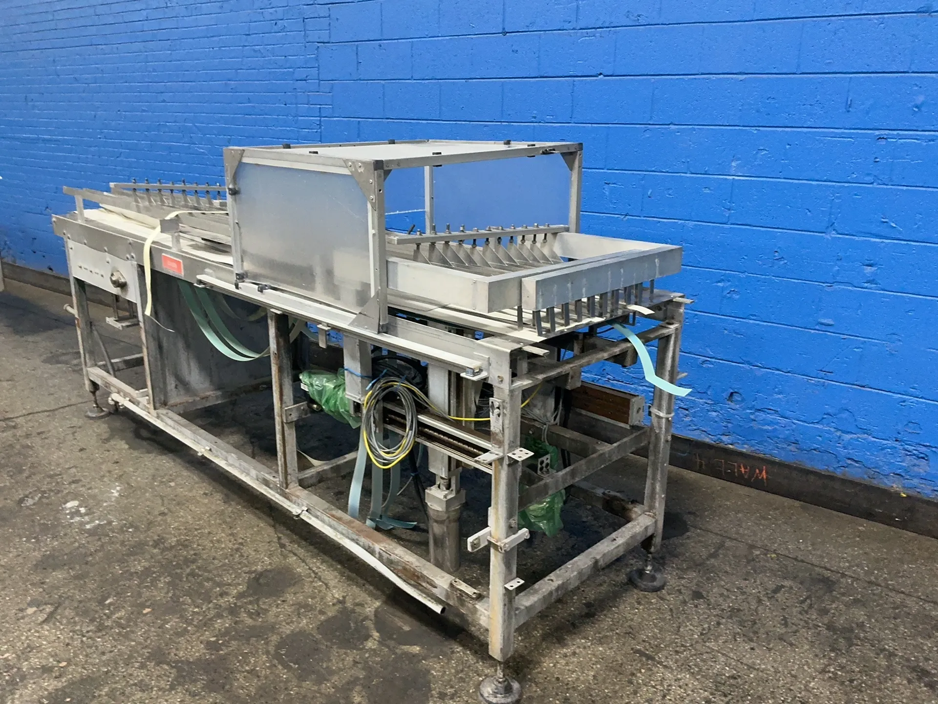 120" x 29" x 6", packaging conveyor, multi-lane belt - Image 3