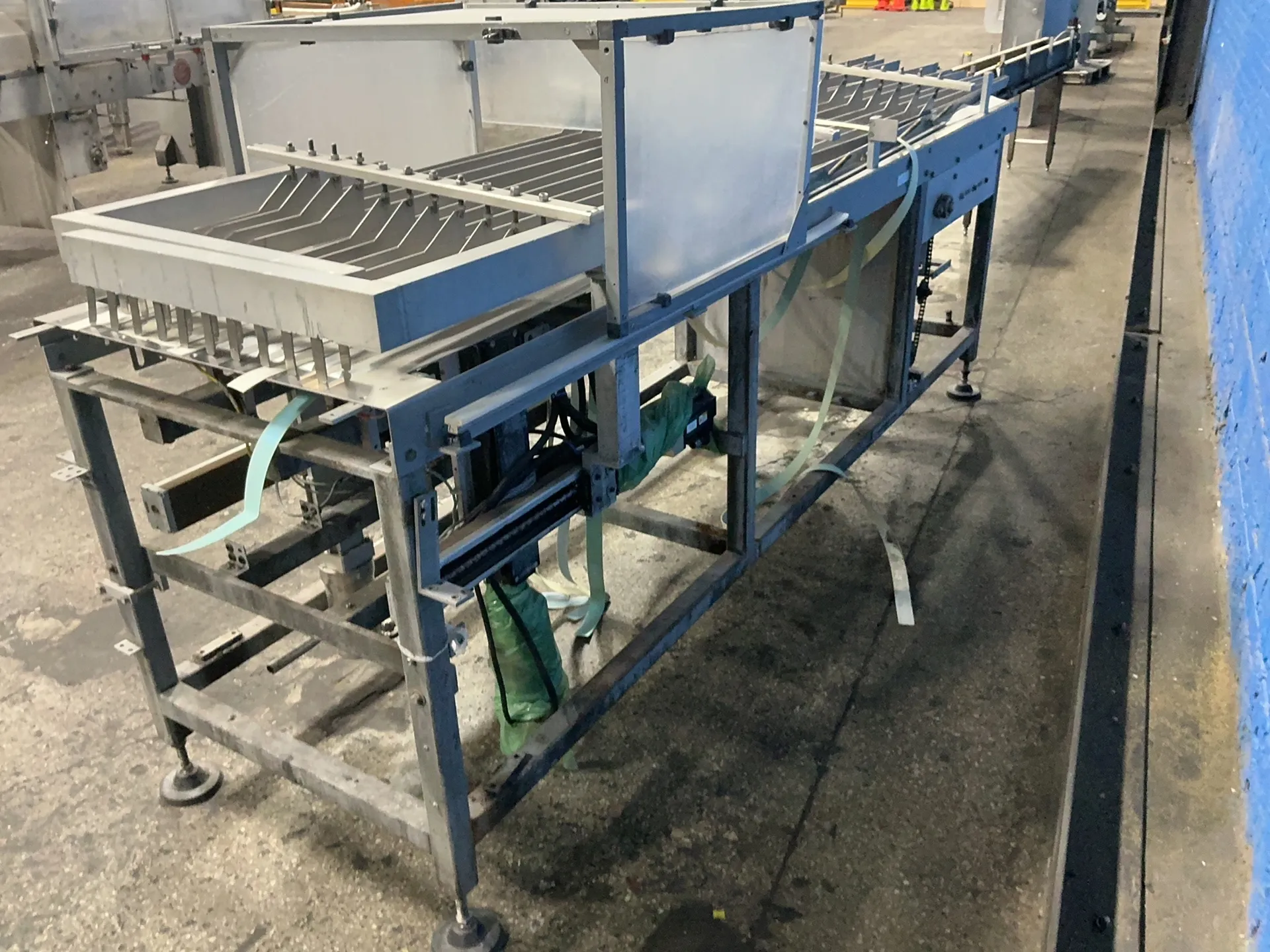 120" x 29" x 6", packaging conveyor, multi-lane belt - Image 4