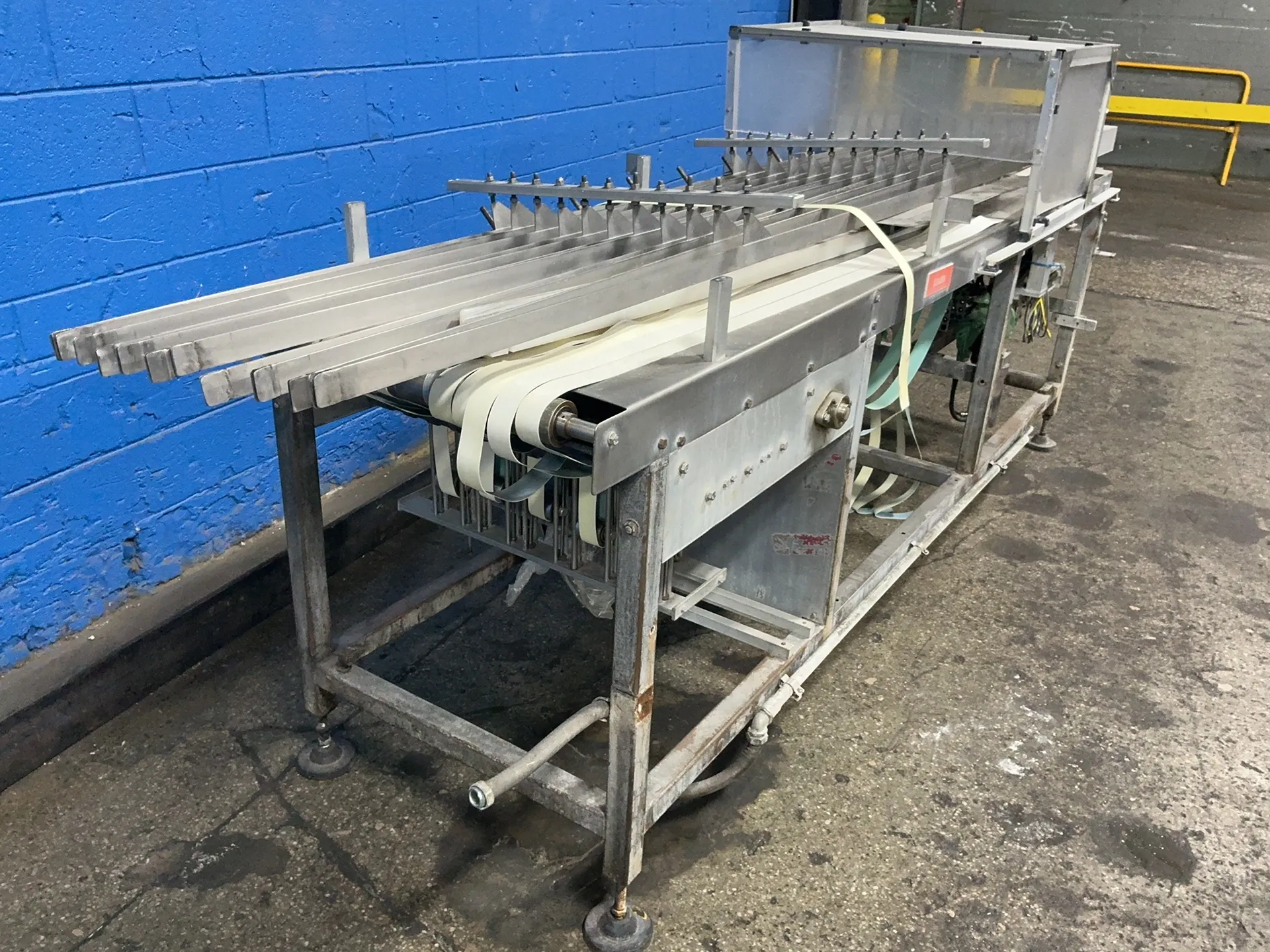 120" x 29" x 6", packaging conveyor, multi-lane belt - Image 5