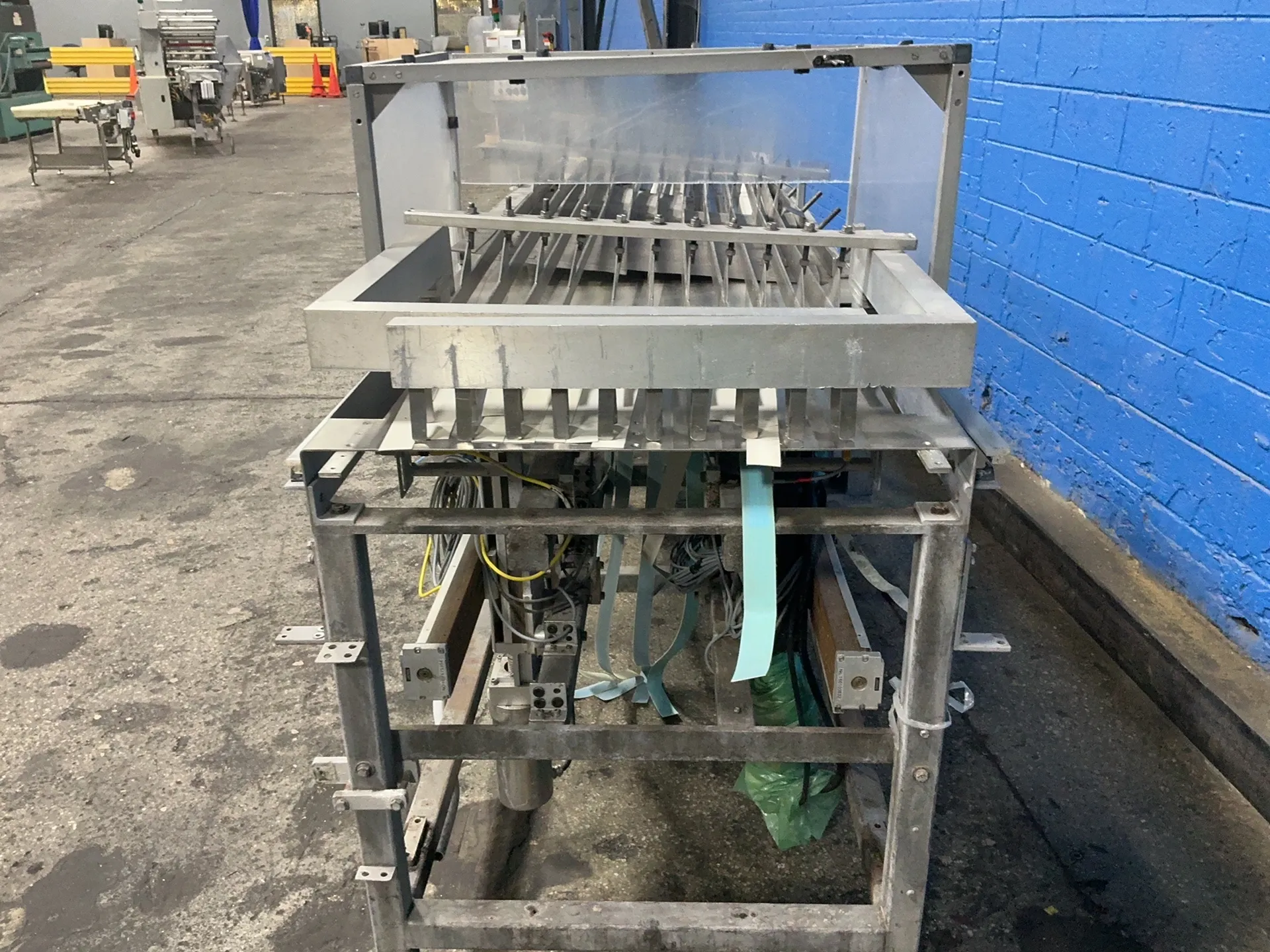 120" x 29" x 6", packaging conveyor, multi-lane belt - Image 6