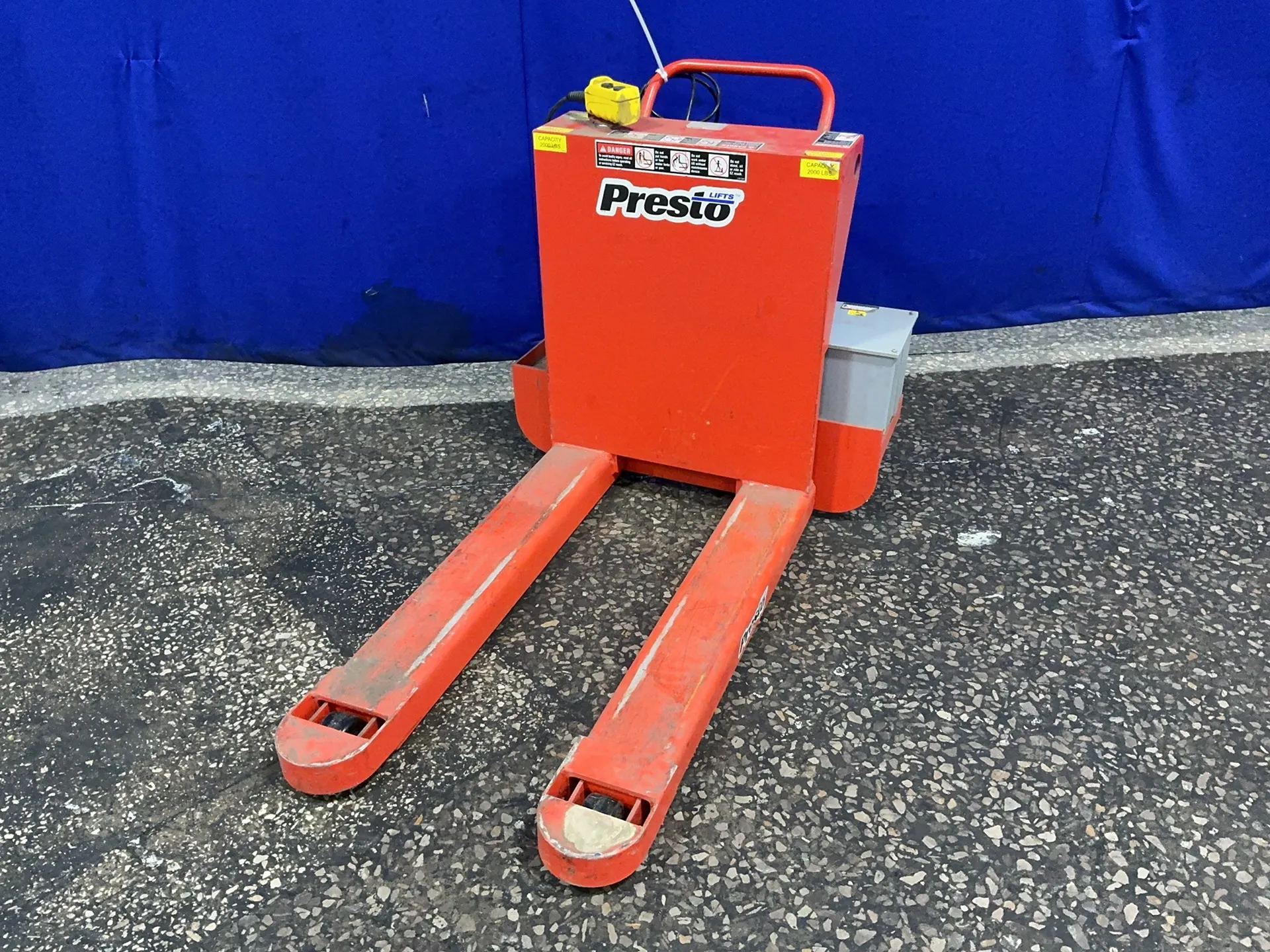 2,000 LB Presto Lifts #PT-20, electric pallet jack, 6" x 39" forks - Image 1