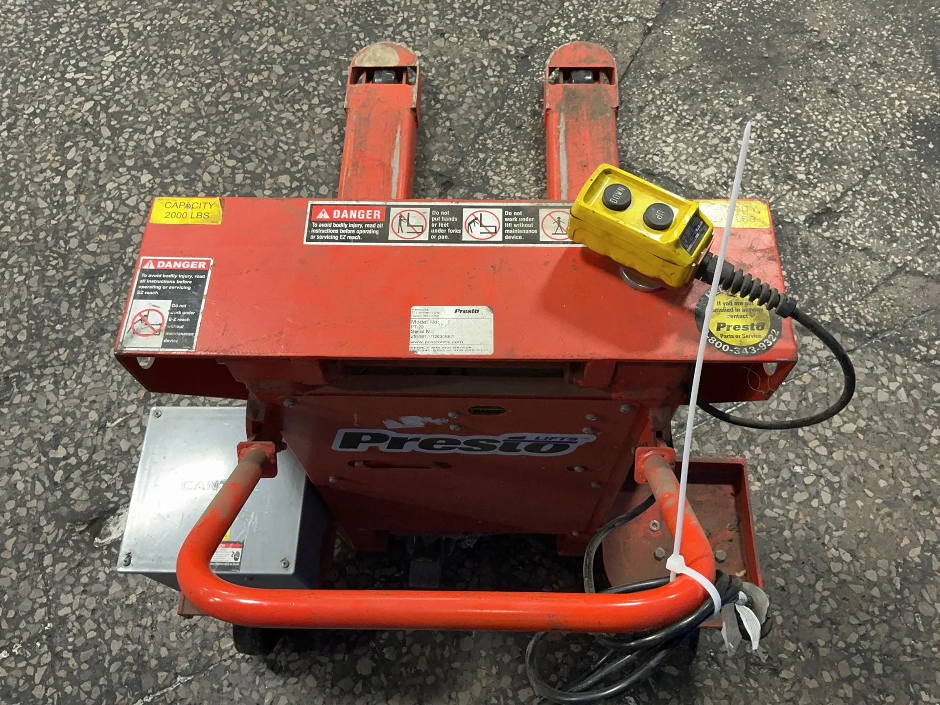 2,000 LB Presto Lifts #PT-20, electric pallet jack, 6" x 39" forks - Image 5