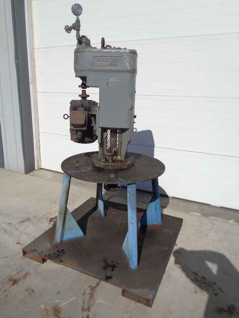 5 HP Philadelphia Mixing Solutions #PTES-06, 25.7:1 ratio, IRPM 1750, ORPM 68, w/stand - Image 2