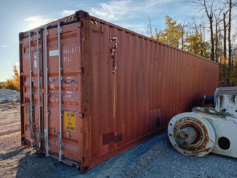40' High-Cube Shipping Container, 9'-6" exterior height, corrugated steel body w/ timber floor, 2,700 cu. - Image 3