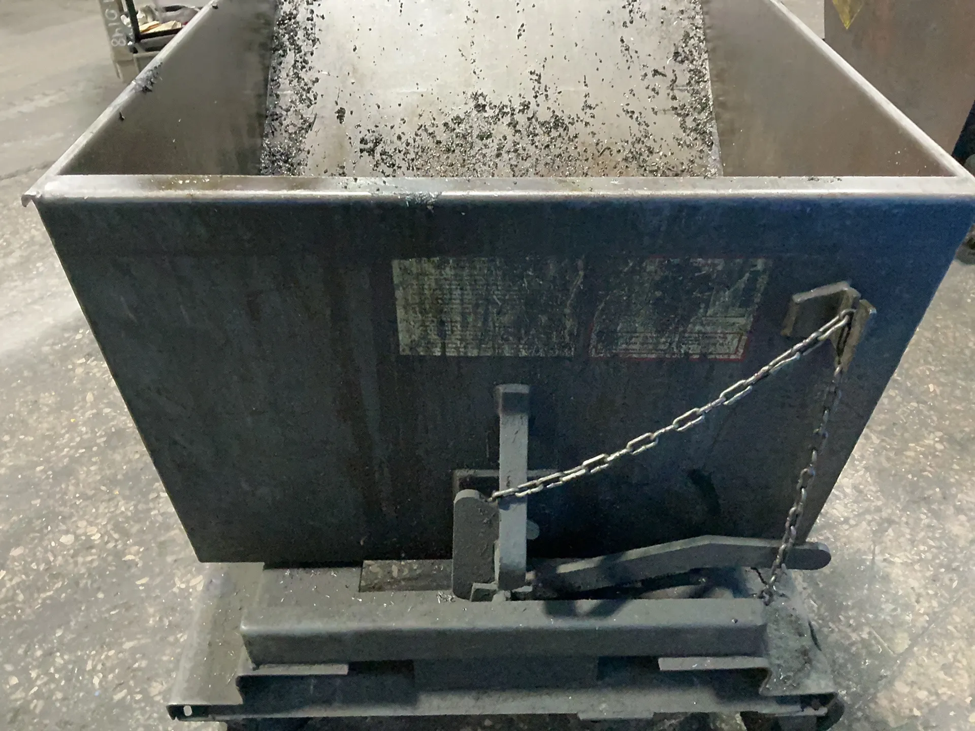 Earl Soesbe, self-dumping hopper, 4000 lb. capacity (2 available) - Image 4