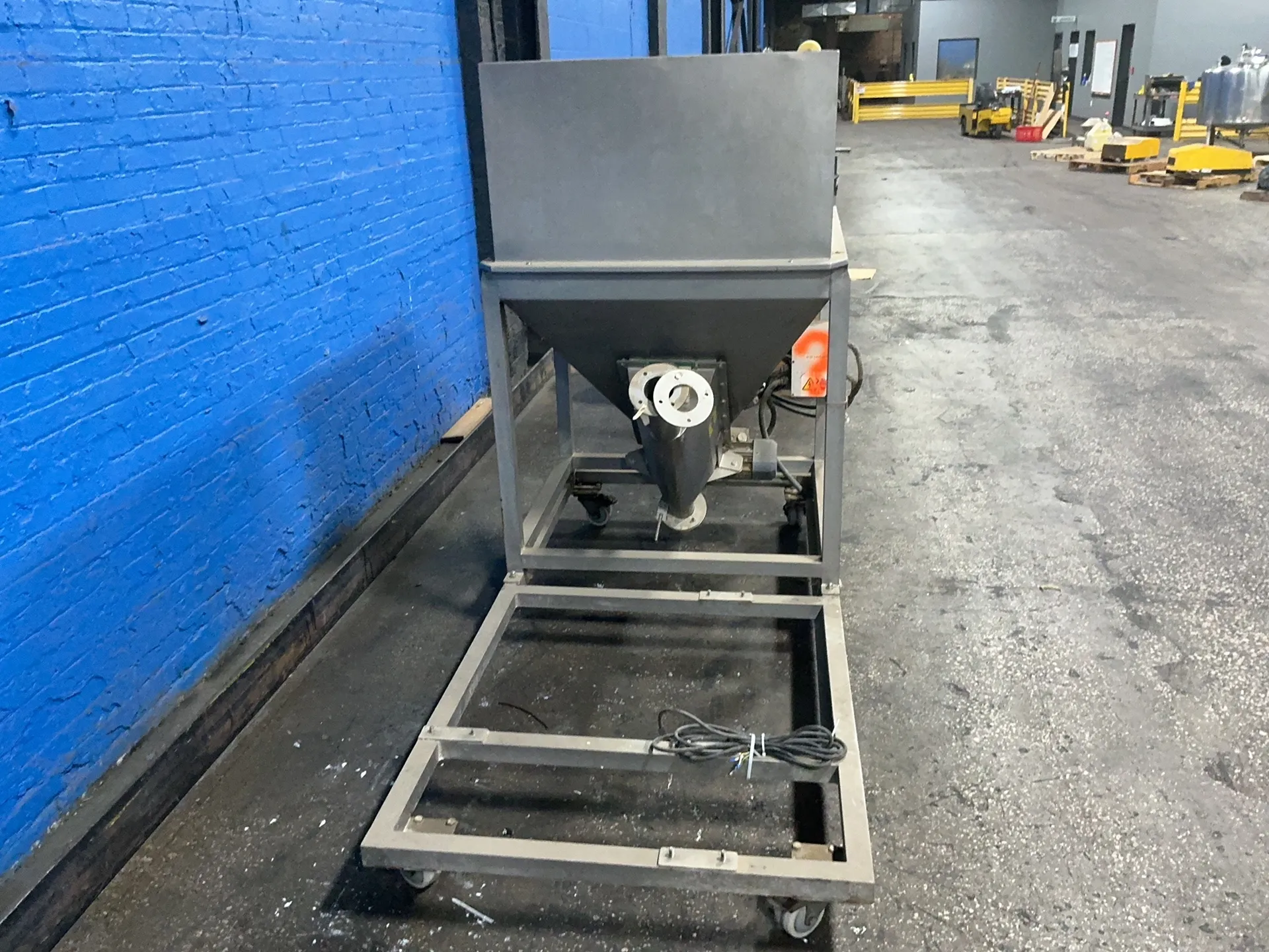 Fabcon #VRC-16-245, hopper, 38" x 60", .45 KW, 1370/1660 RPM, 230/480 V. - Image 4