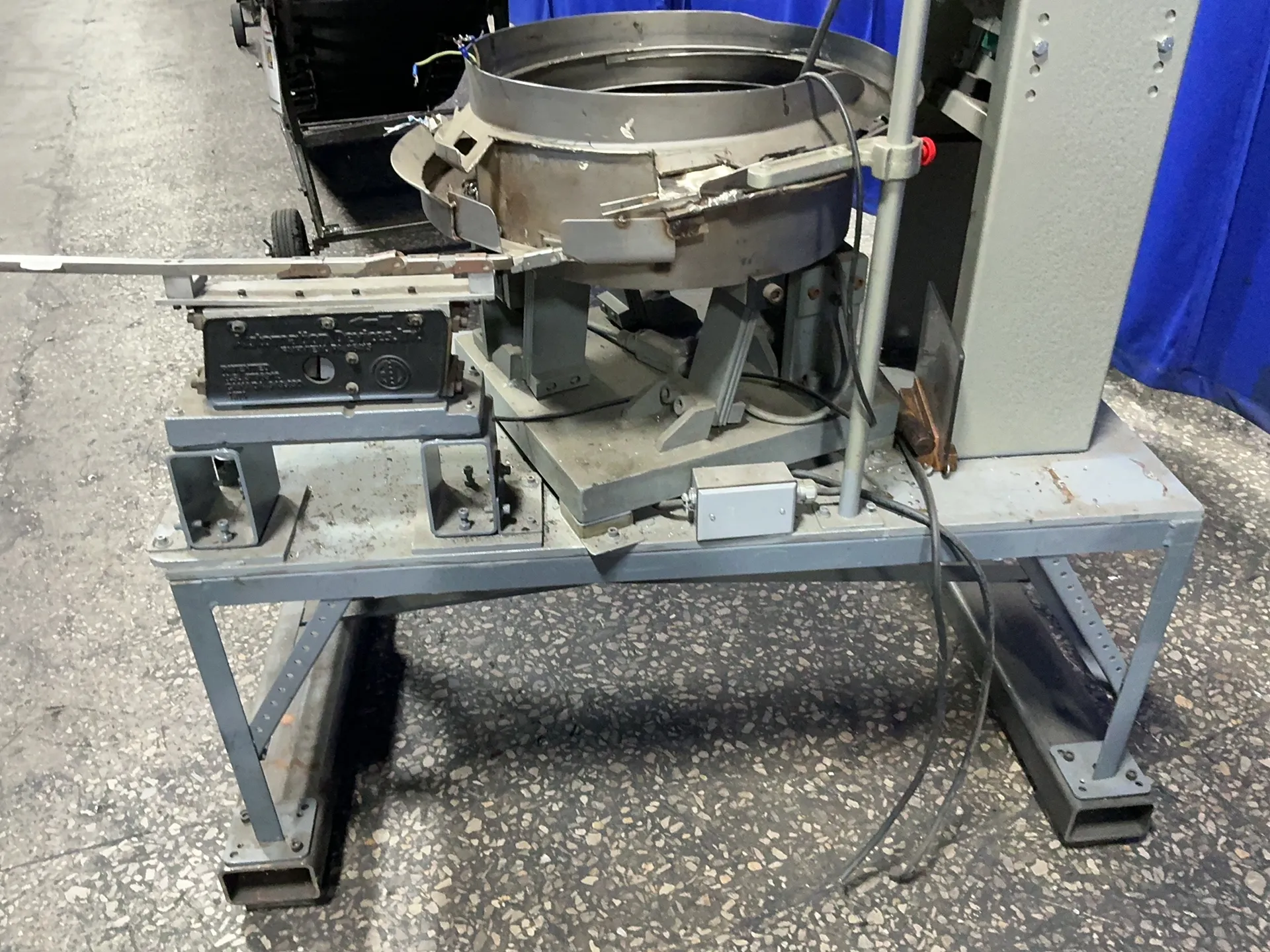 Automation Devices, vibratory bowl feeder, 18" diameter, 18" x 19" x 19" chute - Image 3