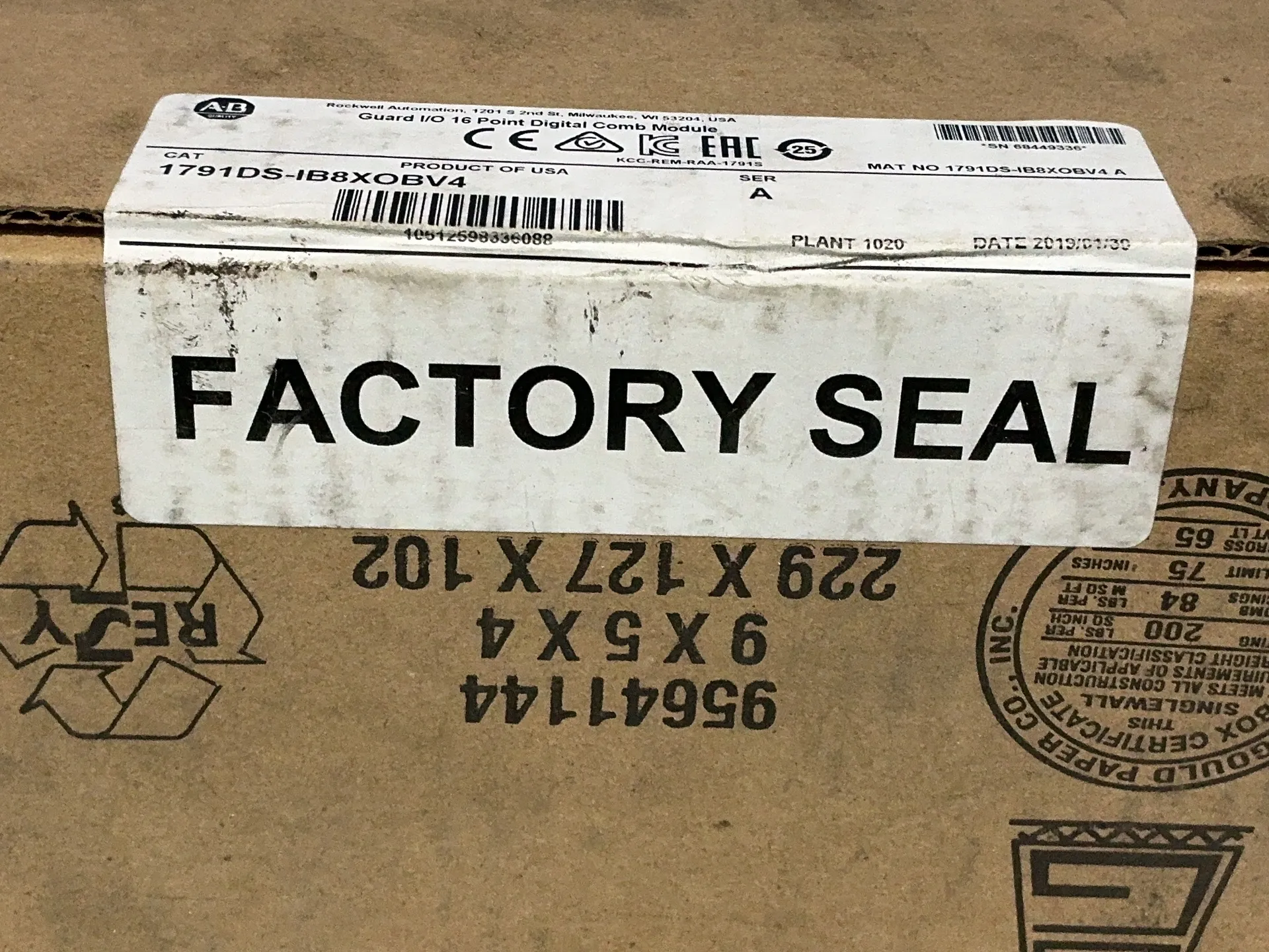 Allen-Bradley #1791DS-IB8XOBV4, Guard I/O 16 Point Digital Comb Module, new, 2019 - Image 6