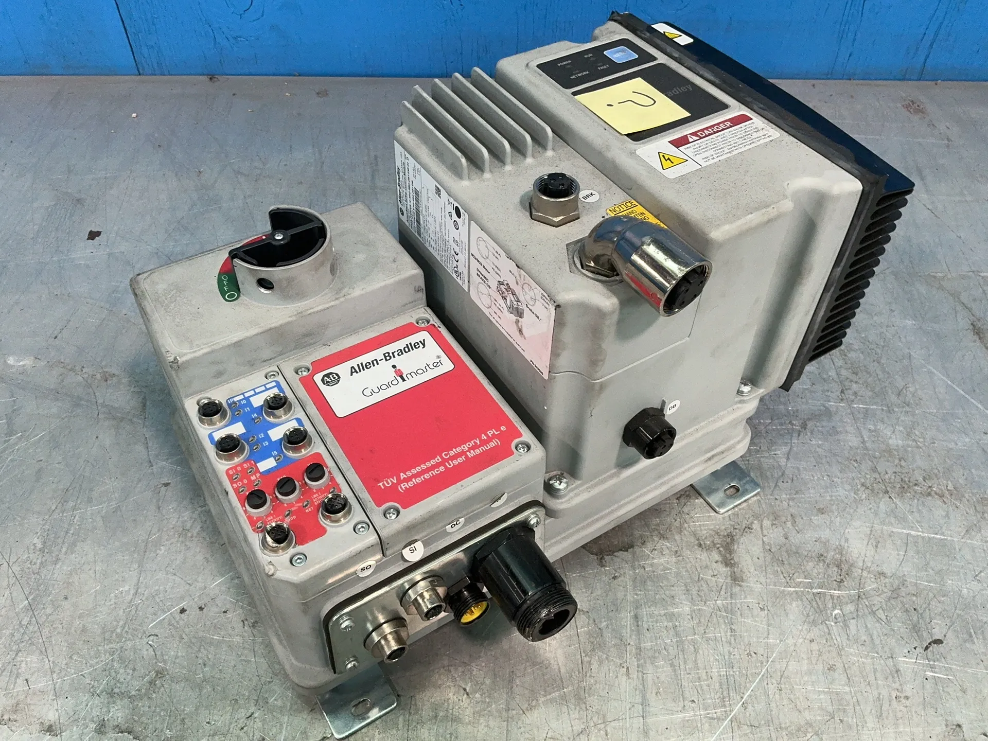 Allen-Bradley #284GS-FVD4P0S-10-RRG-SBG-DB1-EMI-22, ArmorStart Safety Control Module, 460/380 Volts - Image 1