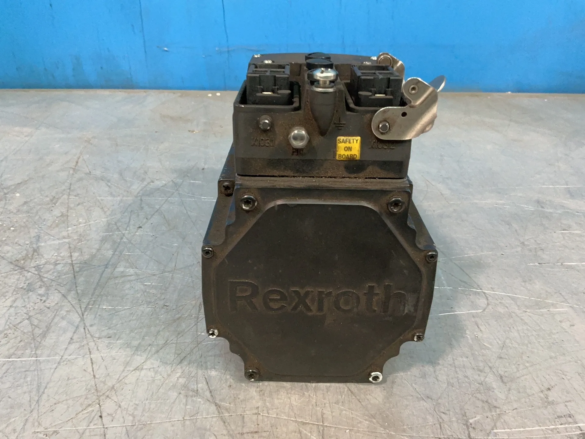 Rexroth #KSM02.1B-061C-35N-M3-HG0-ET-L3-D7-NN-FW, Servo Motor - Image 3