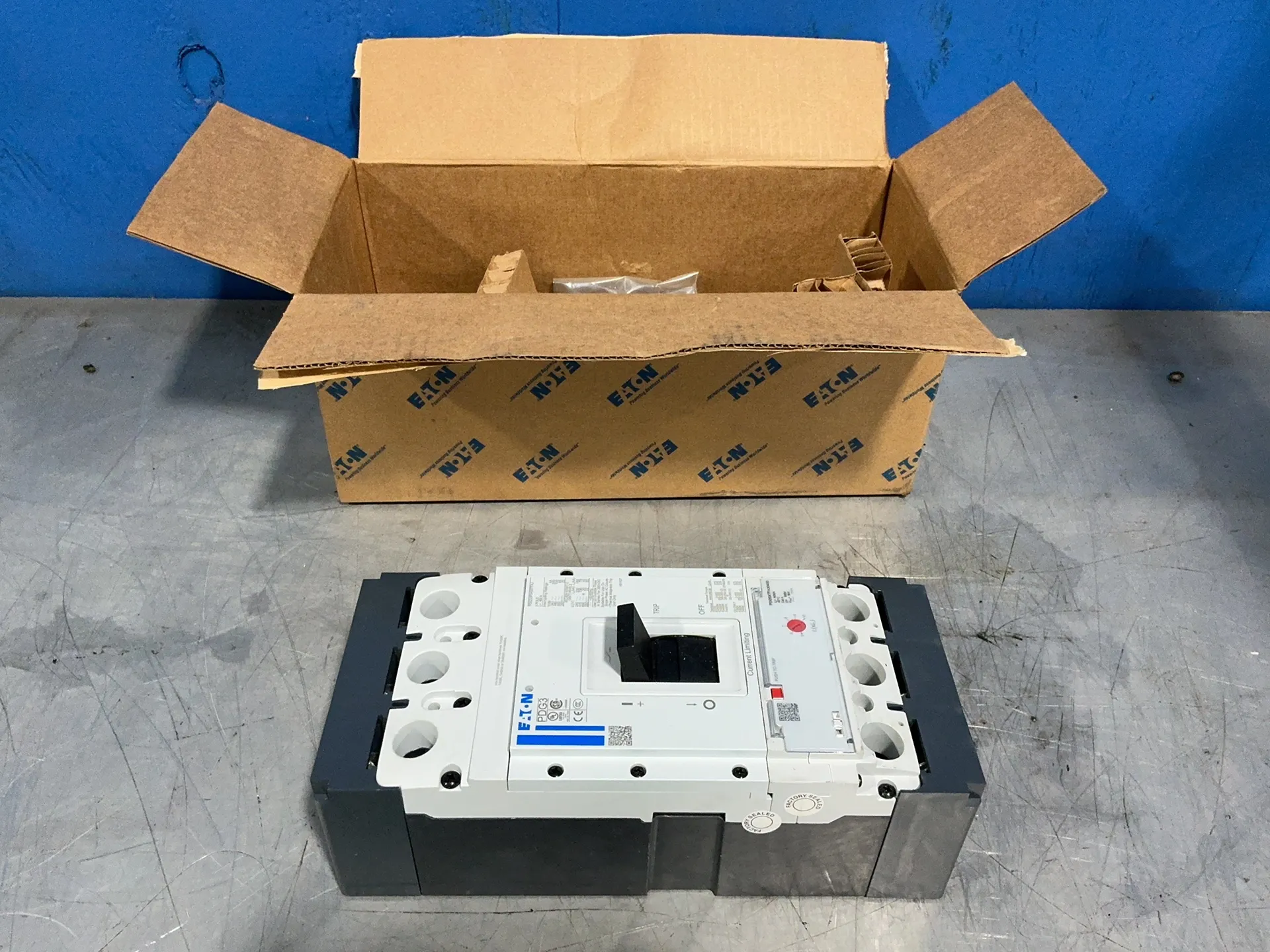 400 Amps, Eaton #PDG33P0400TFAJ, molded case circuit breaker, 3-pole, 600 Volts - Image 5
