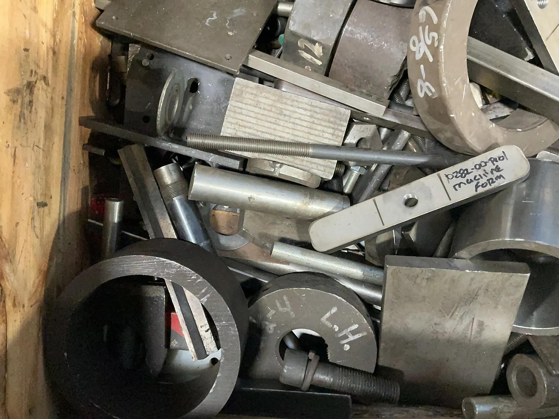Hardware and tooling, LOT of 100 - Image 3