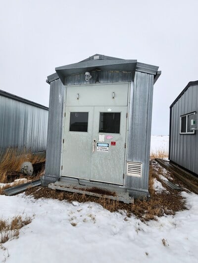 Federal Pioneer, MCC, 600 Amp., 4160 Volts, 3 phase, skidded, housed, heated, AS IS - Image 1