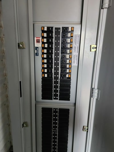 MCC, 120 Volts, skidded, housed, 2004 - Image 5