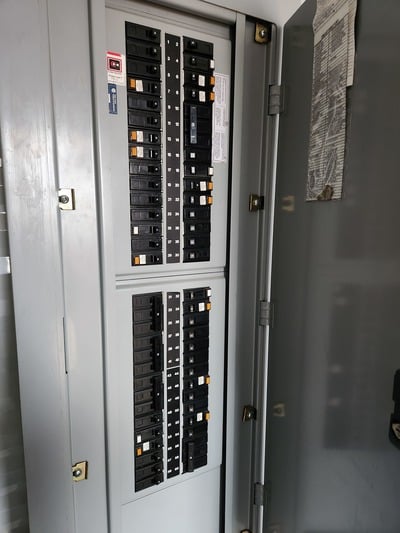 MCC, 120 Volts, skidded, housed, 2004 - Image 6