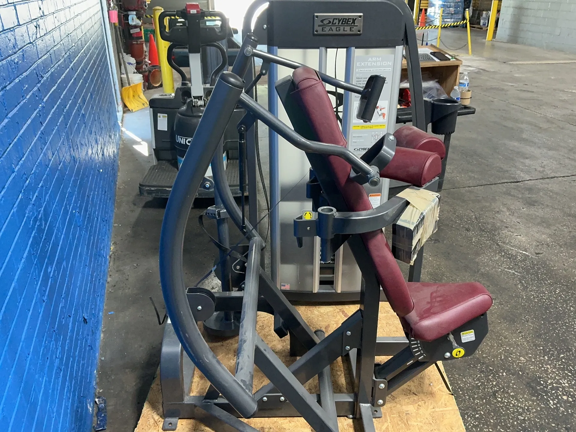 Cybex #11080, arm extension machine, 205 lb. training weight, 300 lb. user weight - Image 2