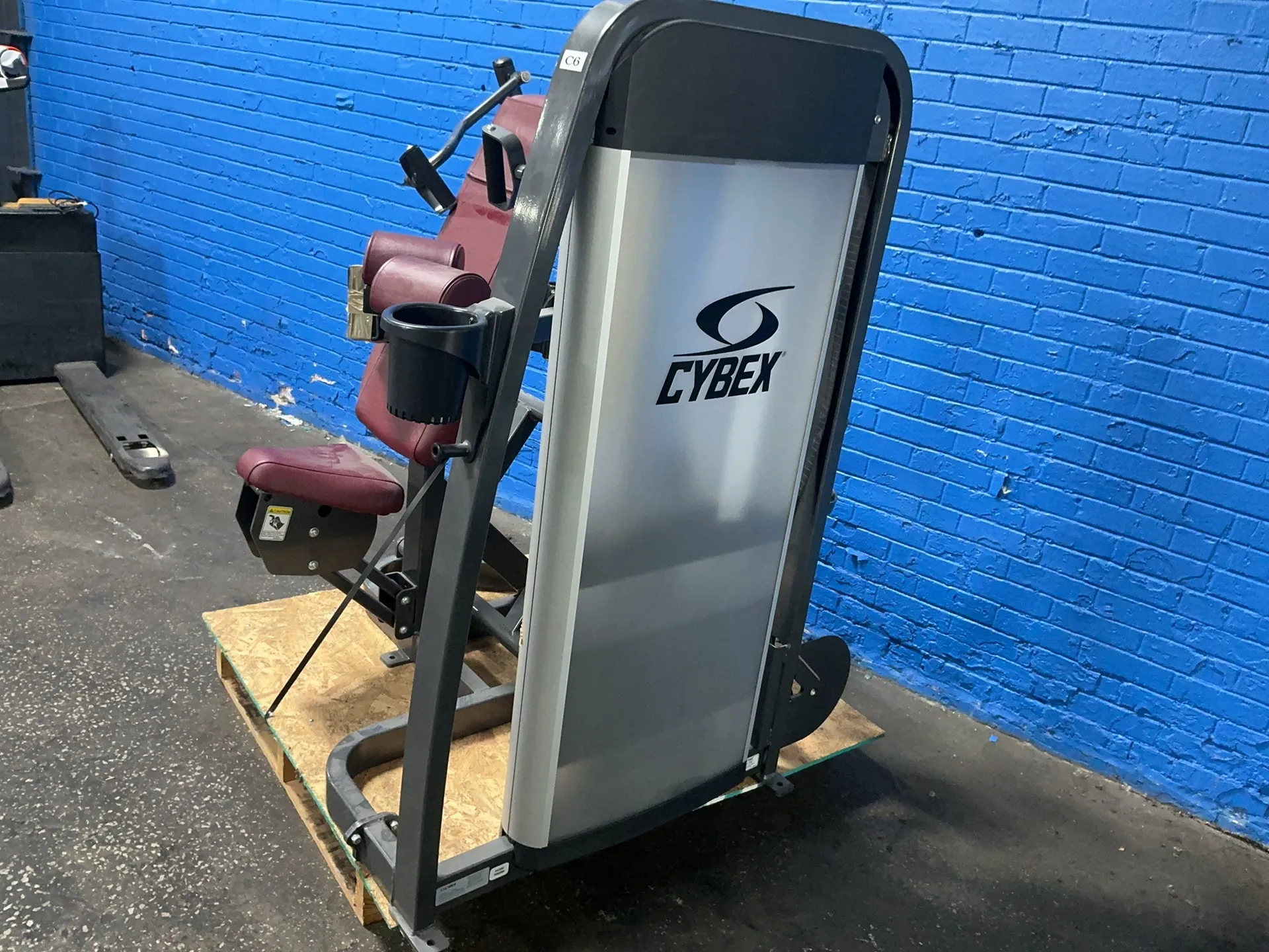 Cybex #11080, arm extension machine, 205 lb. training weight, 300 lb. user weight - Image 3