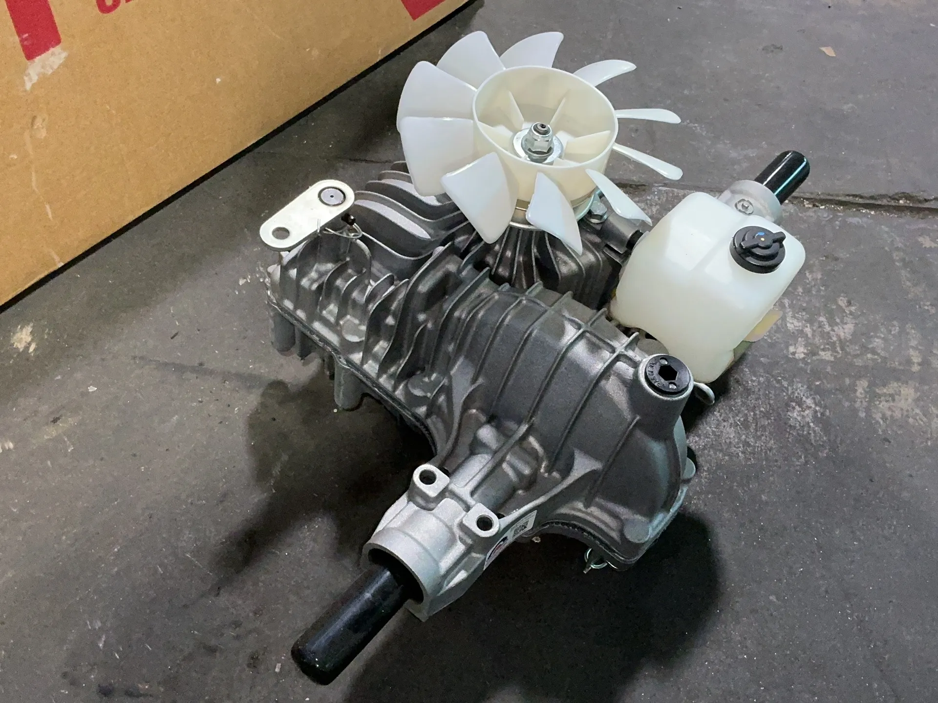 Tuff Torq #K66AQ, hydrostatic transaxle, 2019 (2 available) - Image 4