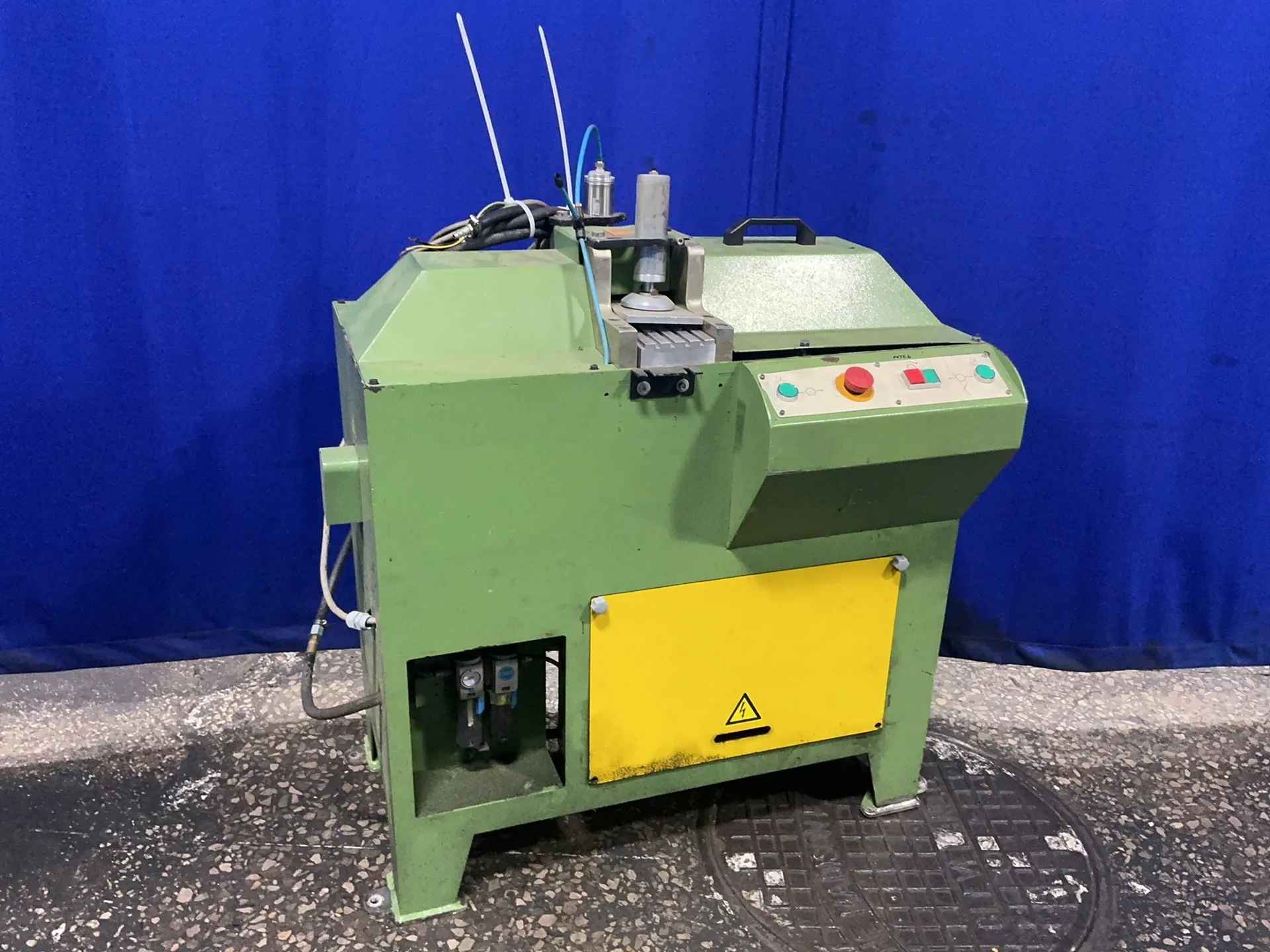 Kaban #AD-1050, automatic glazing machine, 1.1 KW, 6 bar, 6 A, 3 phase, 400 V., 2003 - Image 1