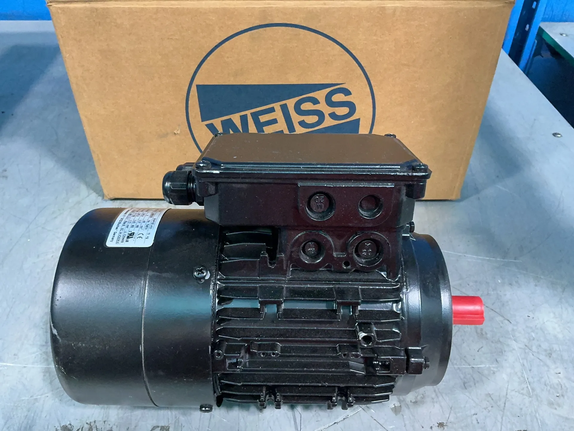 0.37/0.43 HP KW RPM 660/800 Weiss #5.5AZK-80L-8T (B14P120), brake motor, 2.4/1.4 Amps, Multi-Voltage, IP55 - Image 1