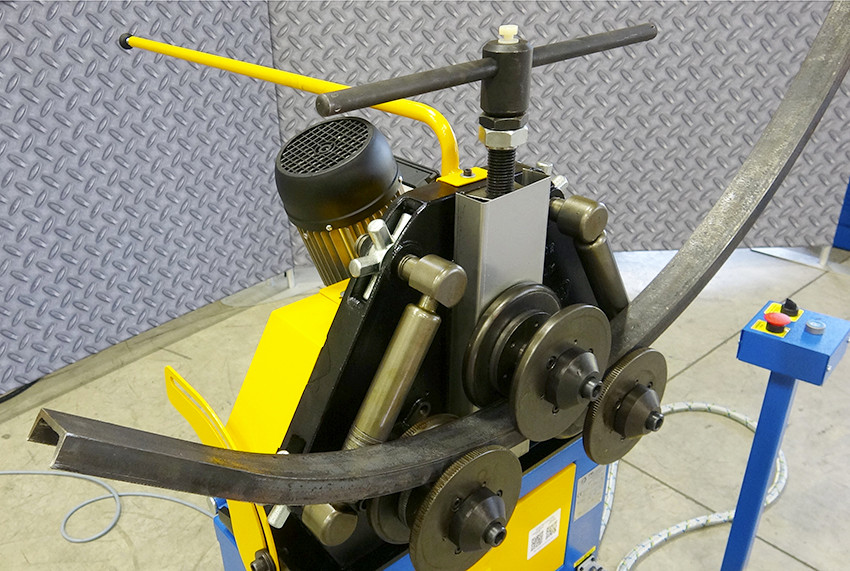 1-1/2" x 1-1/2" x 1/4" Ercolina #CE35, Manual Angle Roll, 40mm roll shaft, 1-1/2" pipe, 2" tube, 220 V. - Image 6