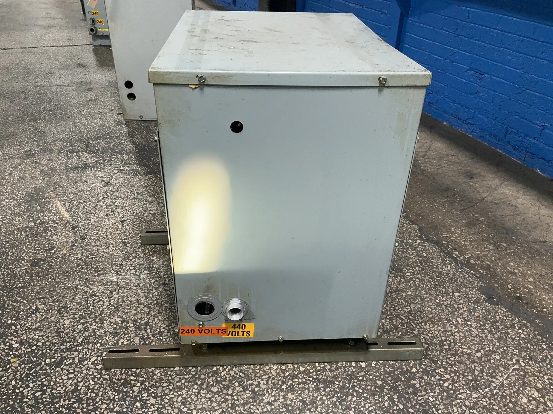75 KVA 480 Primary, 240/120 Secondary, Jefferson Electric 423-7237-000, dry type energy efficient - Image 4