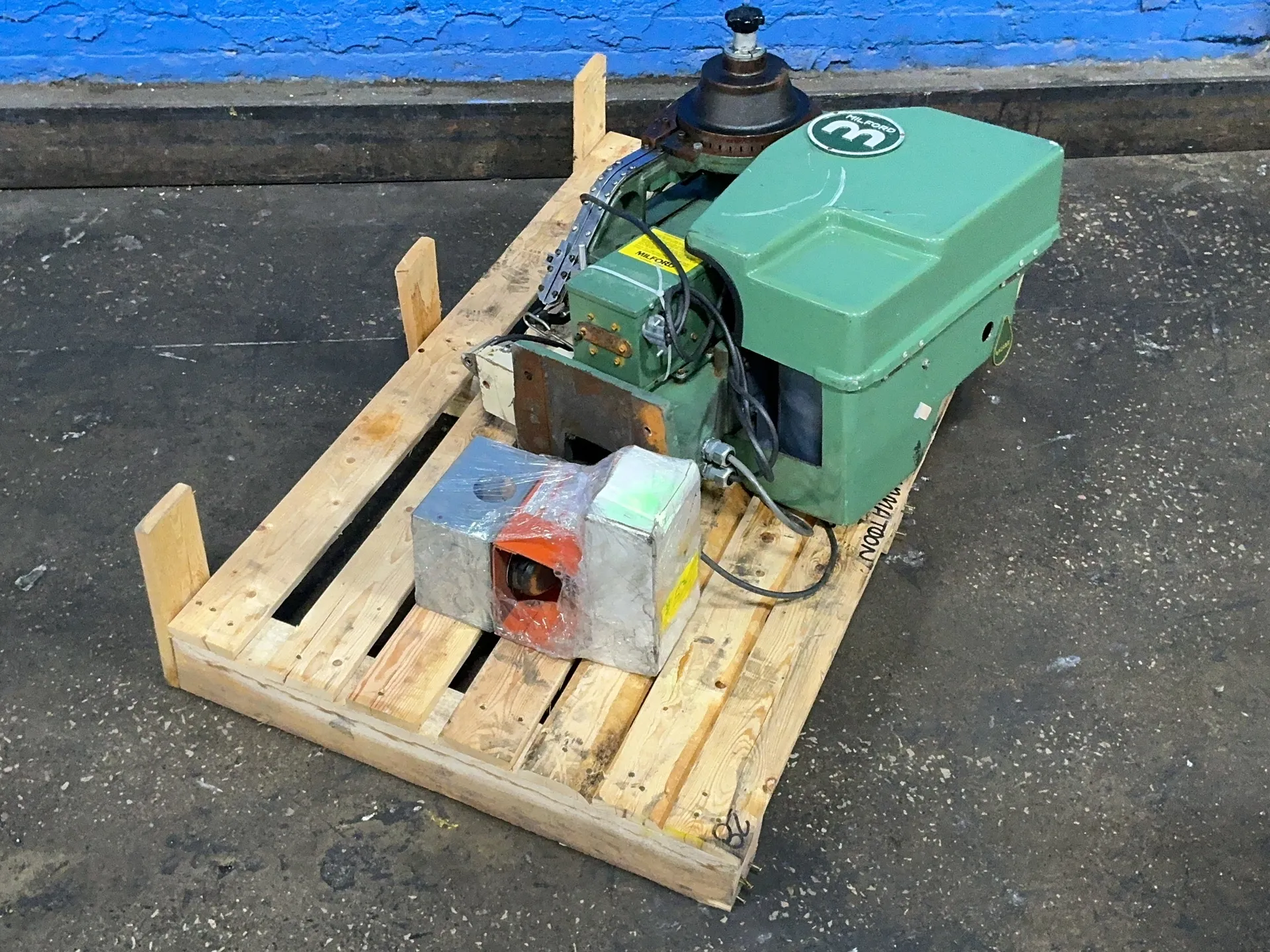 Milford #MFS-64, rivet machine - Image 3