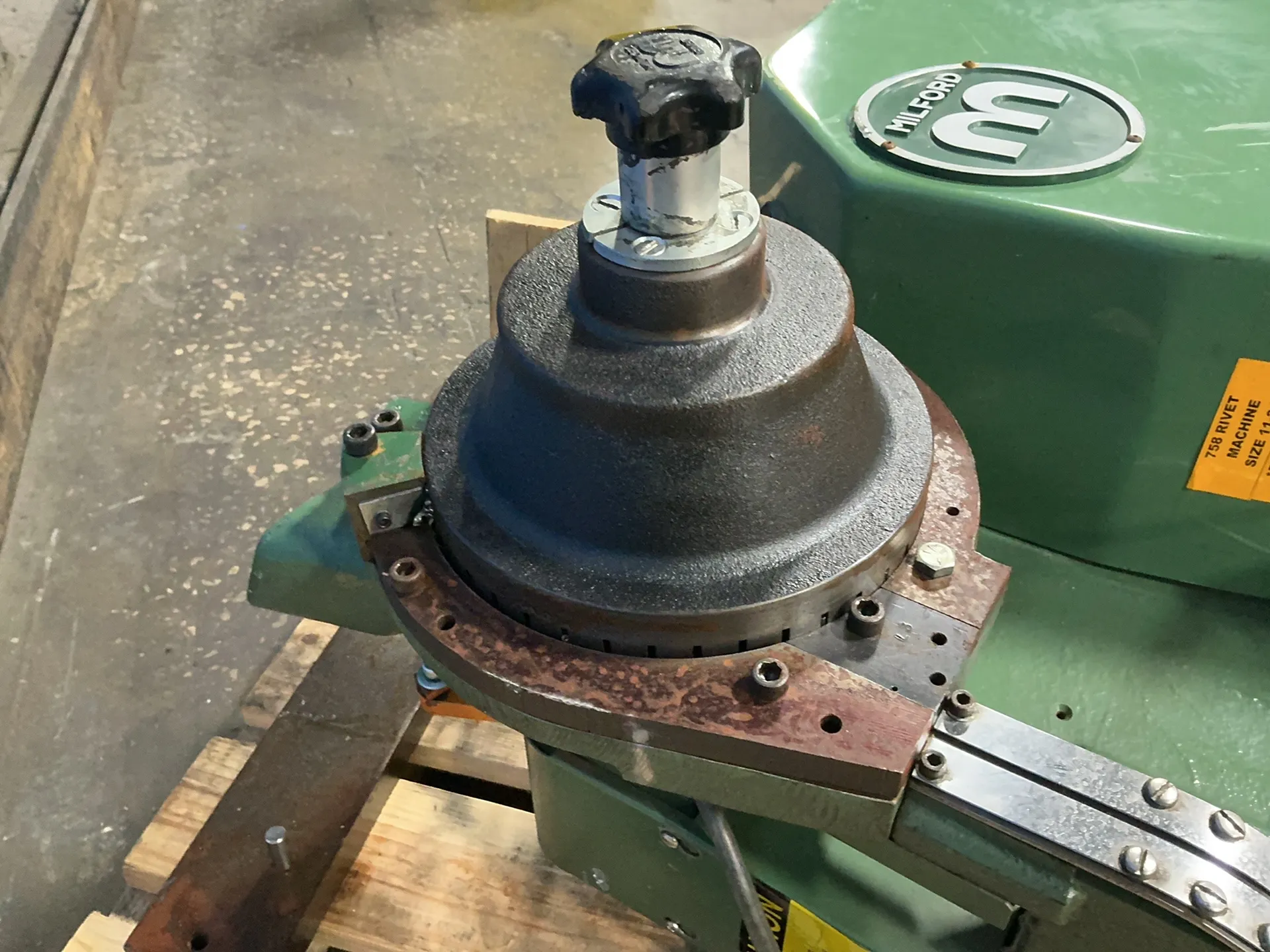 Milford #MFS-64, rivet machine - Image 6