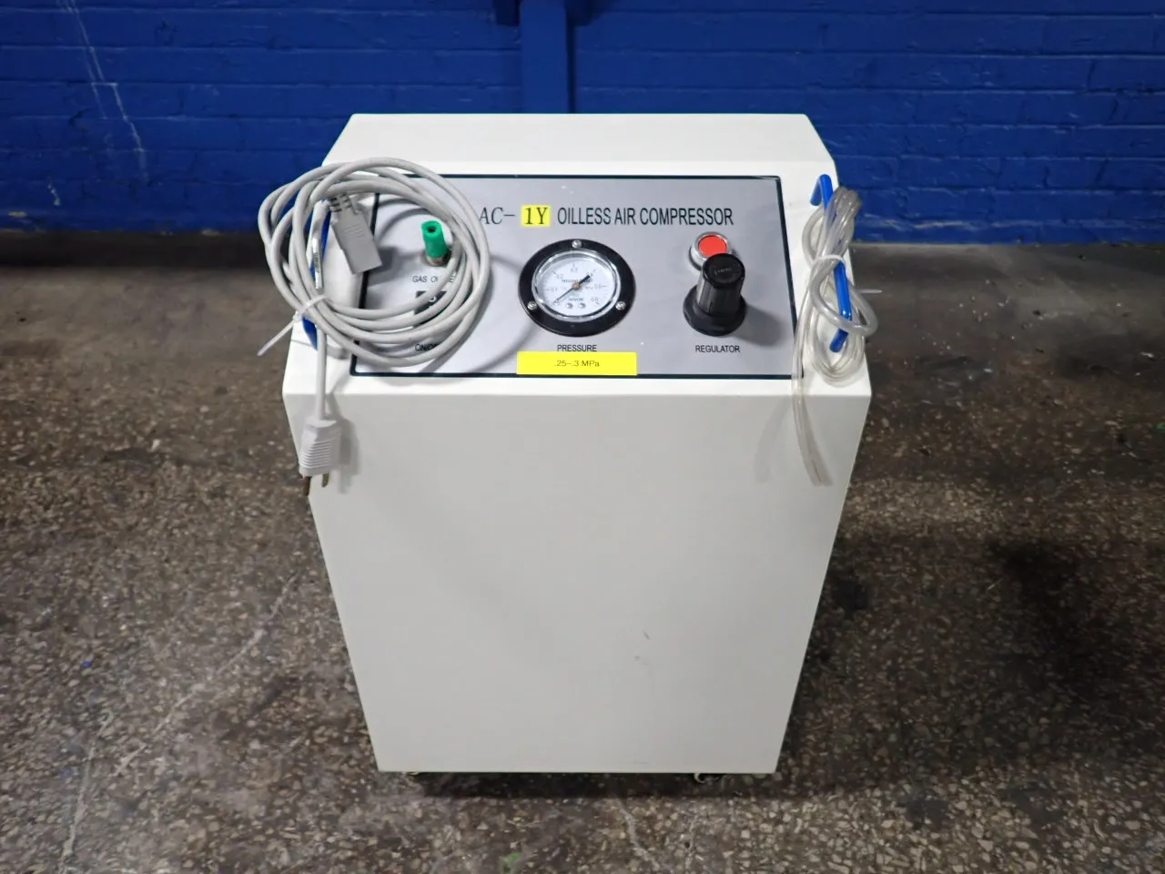 Oilless air compressor #AC-1Y, 110 V., 1 phase, 2013 - Image 1