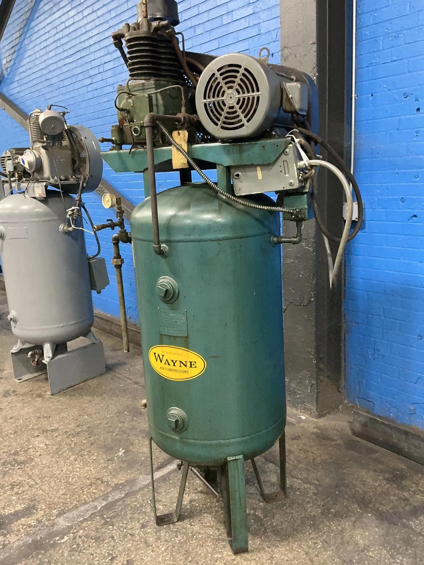 5 HP Wayne #6200-3VU, air compressor, tank mounted, 75 gallon, 1760 RPM, 208-220/440 V., 3 phase - Image 2