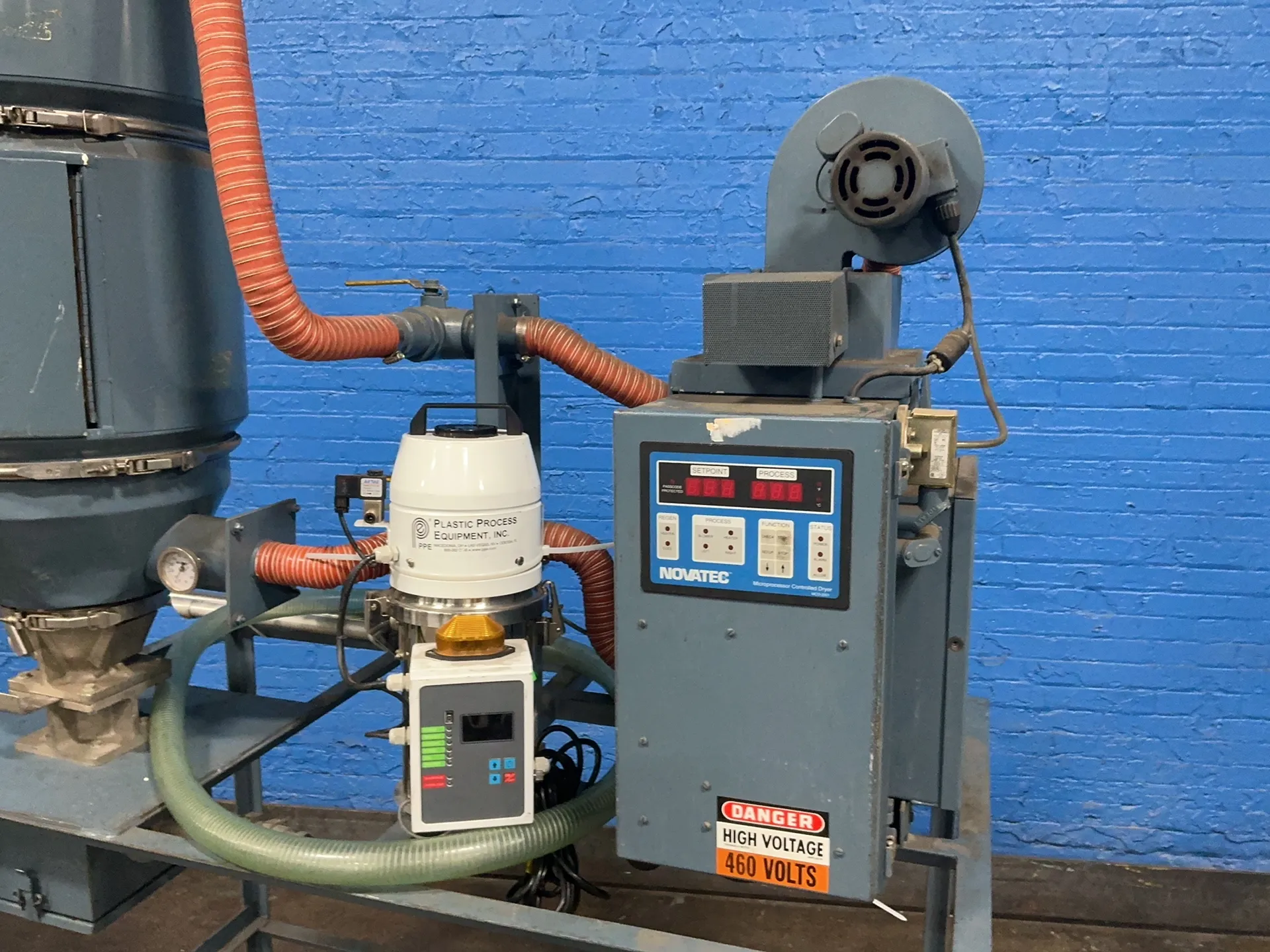 Novatec #MDM-25, Hopper Dryer, 100 lb. capacity, 2.2 KVA, 4.8 Amps, 460 V. - Image 2