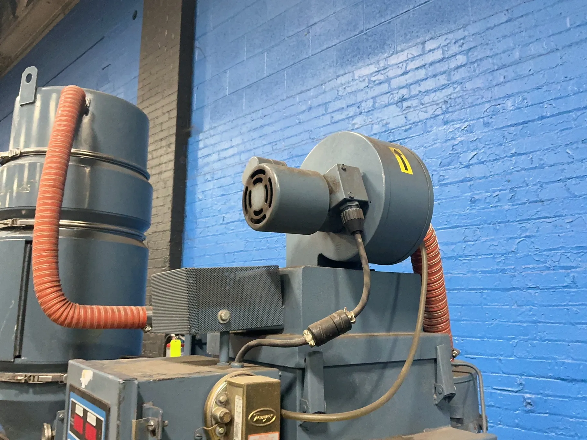 Novatec #MDM-25, Hopper Dryer, 100 lb. capacity, 2.2 KVA, 4.8 Amps, 460 V. - Image 6