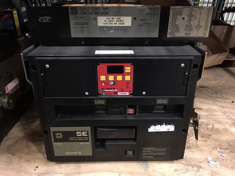 3000 Amps, Square D, SEF30T2V1B2, fixed mount, manually operated, AC Pro II, 4-aux switch, electrically OK - Image 1