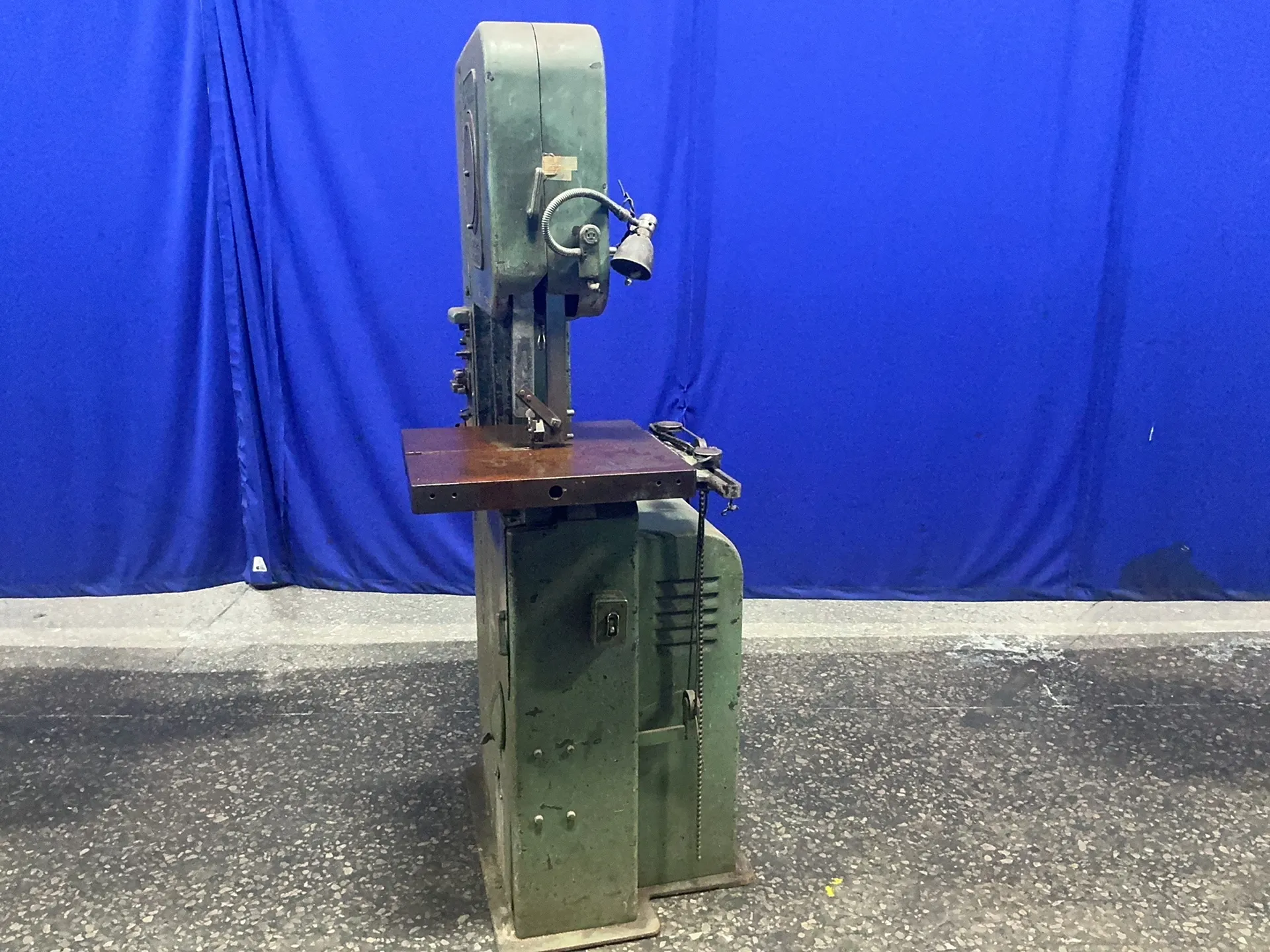 16" DoAll, vertical band saw - Image 1