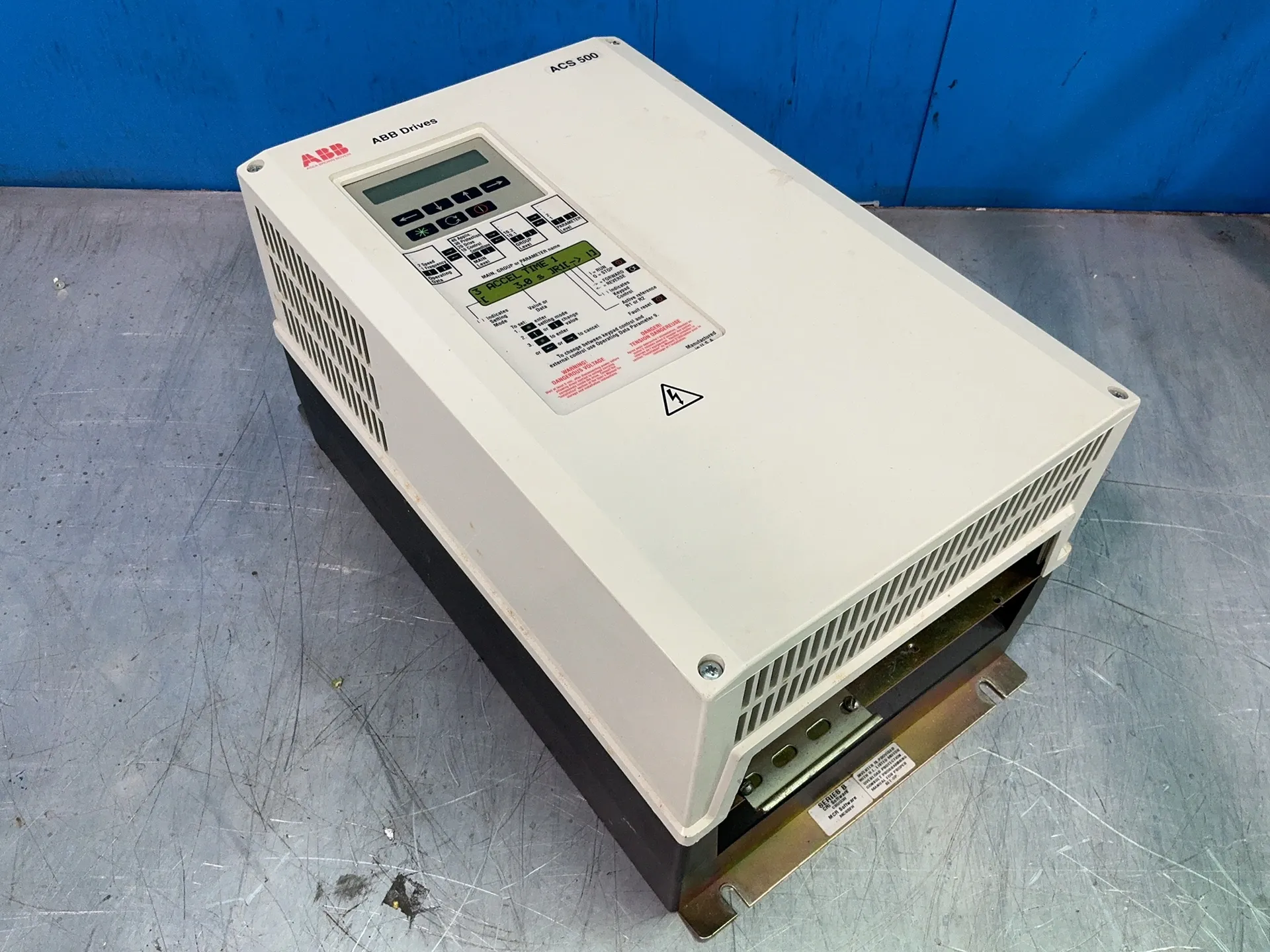 20 HP ABB #ACS501015, Variable Frequency Drive, Series B, 27 Amps, 3 phase, 50/60 Hz, 440-500 Volts, 0-500 Hz - Image 1