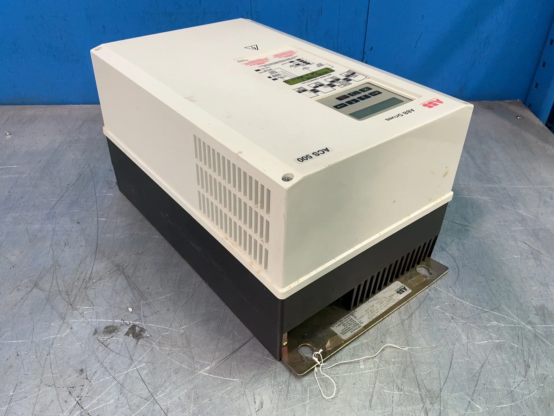 20 HP ABB #ACS501015, Variable Frequency Drive, Series B, 27 Amps, 3 phase, 50/60 Hz, 440-500 Volts, 0-500 Hz - Image 4