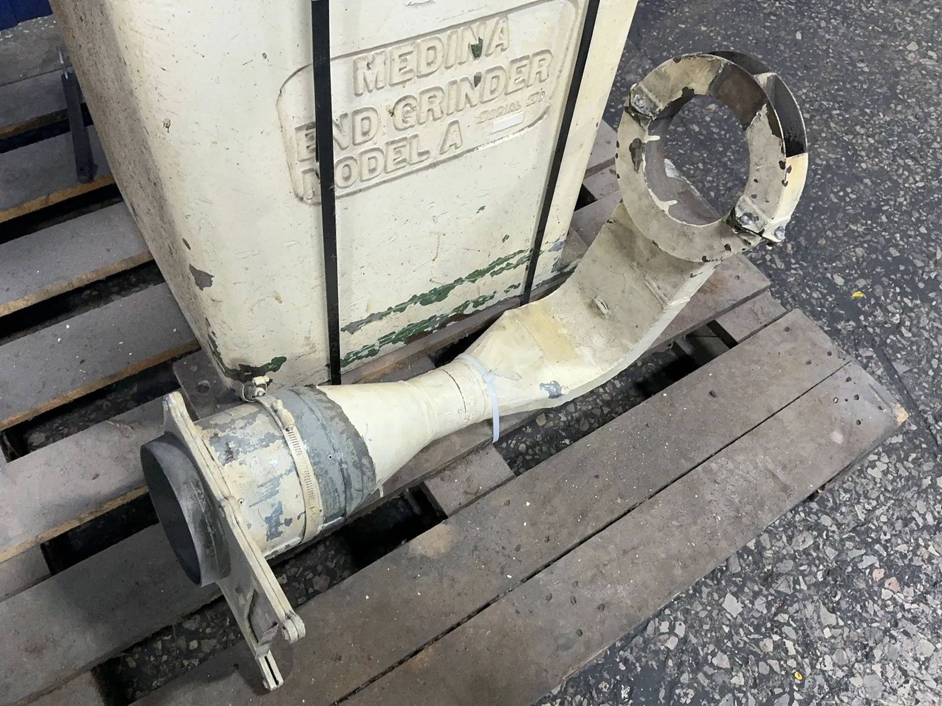 Medina #A, end grinder, 6" x 14" magnetic chuck, 1-1/2 HP, 3600 RPM - Image 4